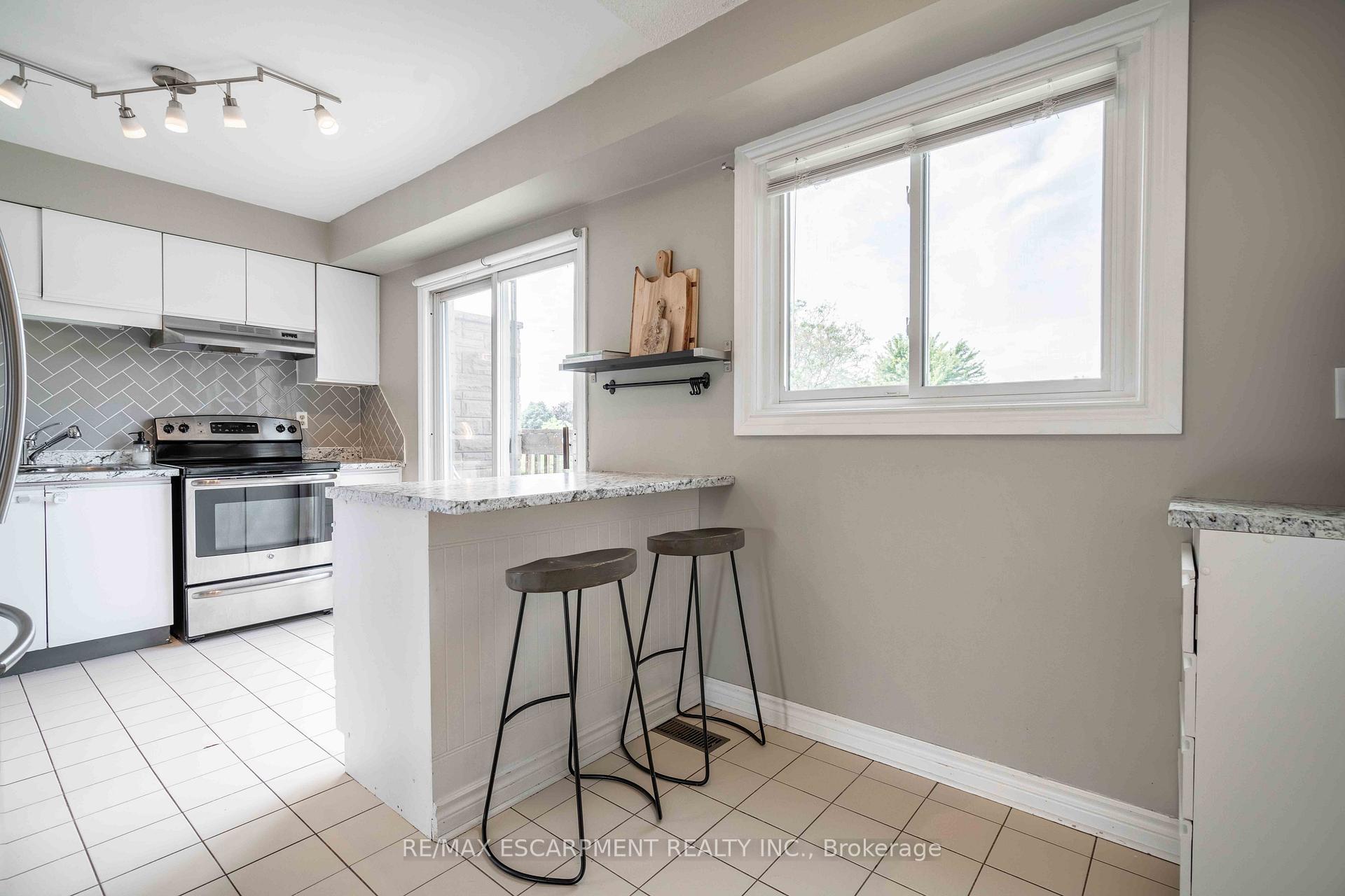 Photo 25 of Unit 13, 1155 Paramount Drive, Hamilton, Stoney Creek — HOMEH