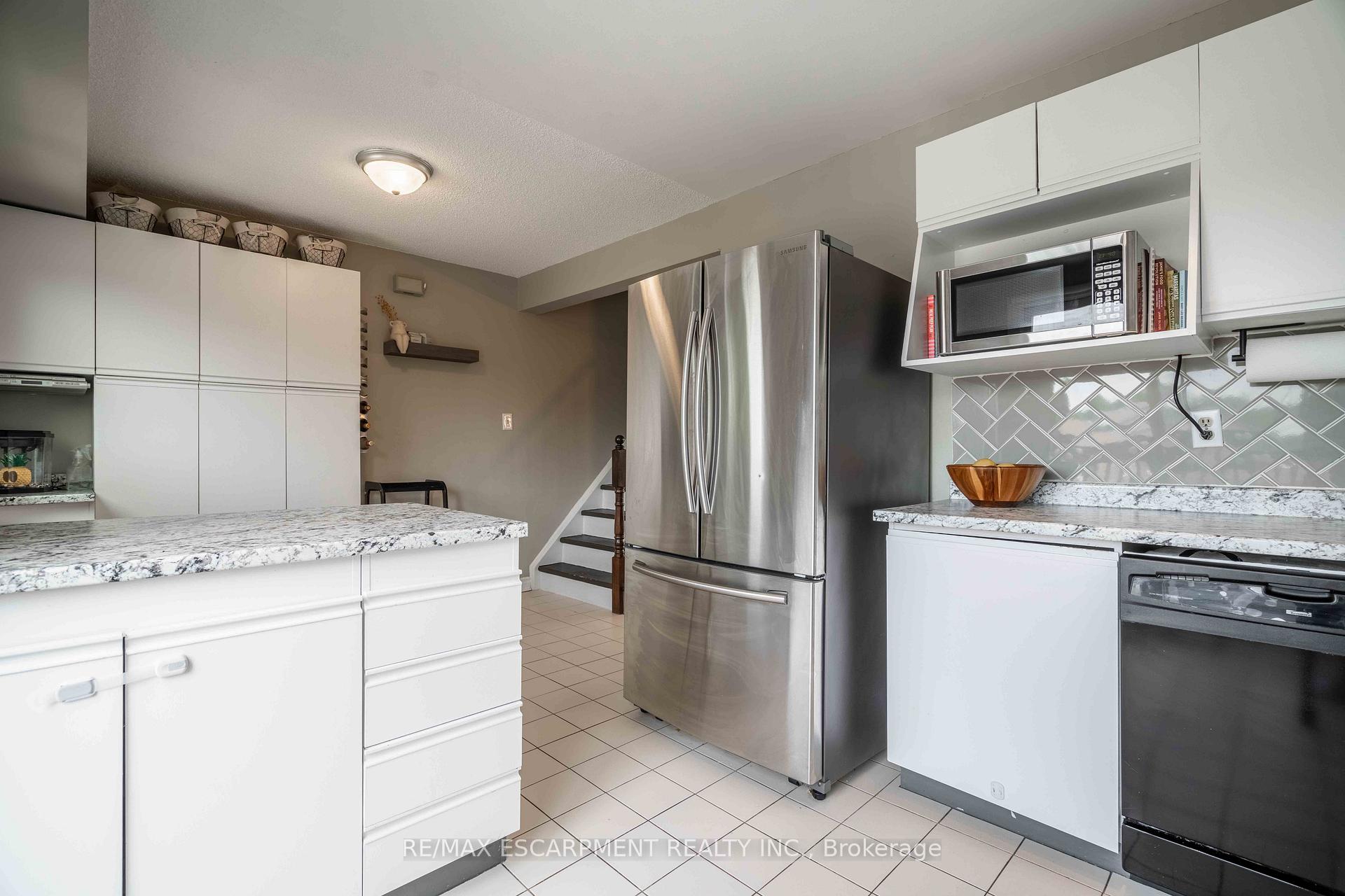 Photo 13 of Unit 13, 1155 Paramount Drive, Hamilton, Stoney Creek — HOMEH