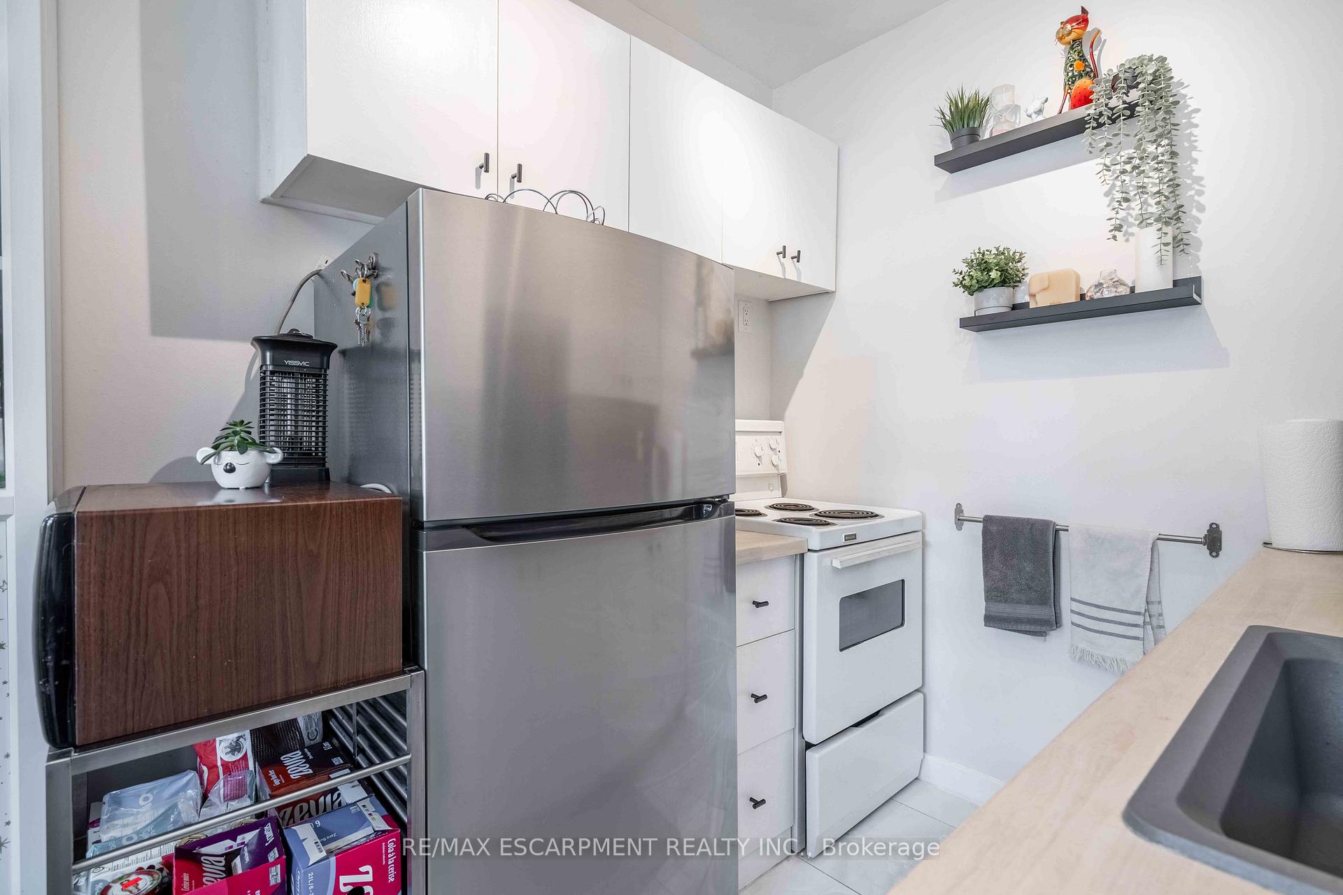 Photo 6 of Unit 103, 141 Catharine Street S, Hamilton, Corktown — HOMEH
