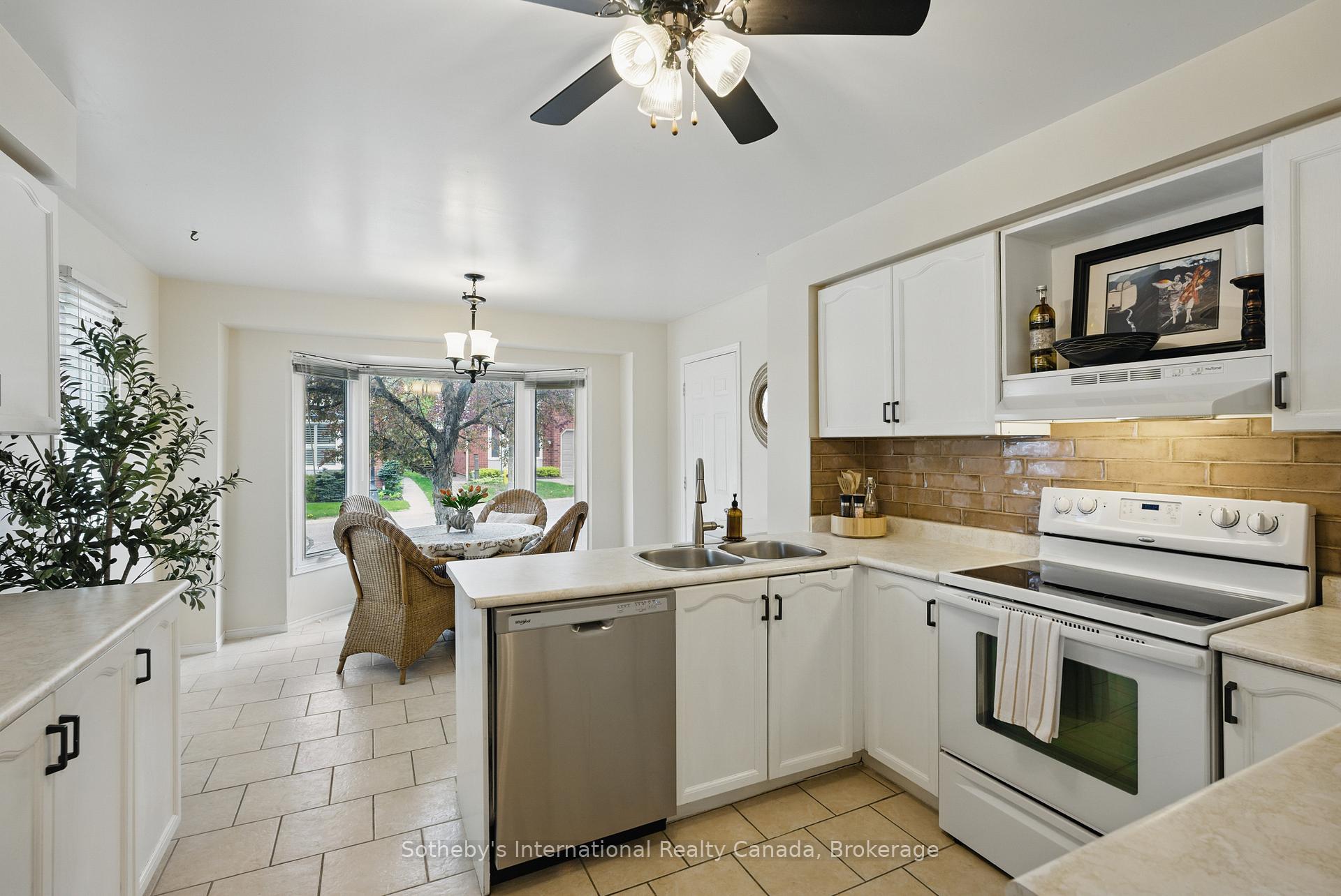Photo 6 of Unit 66, 50 Shoreline Drive, Bracebridge, Macaulay — HOMEH
