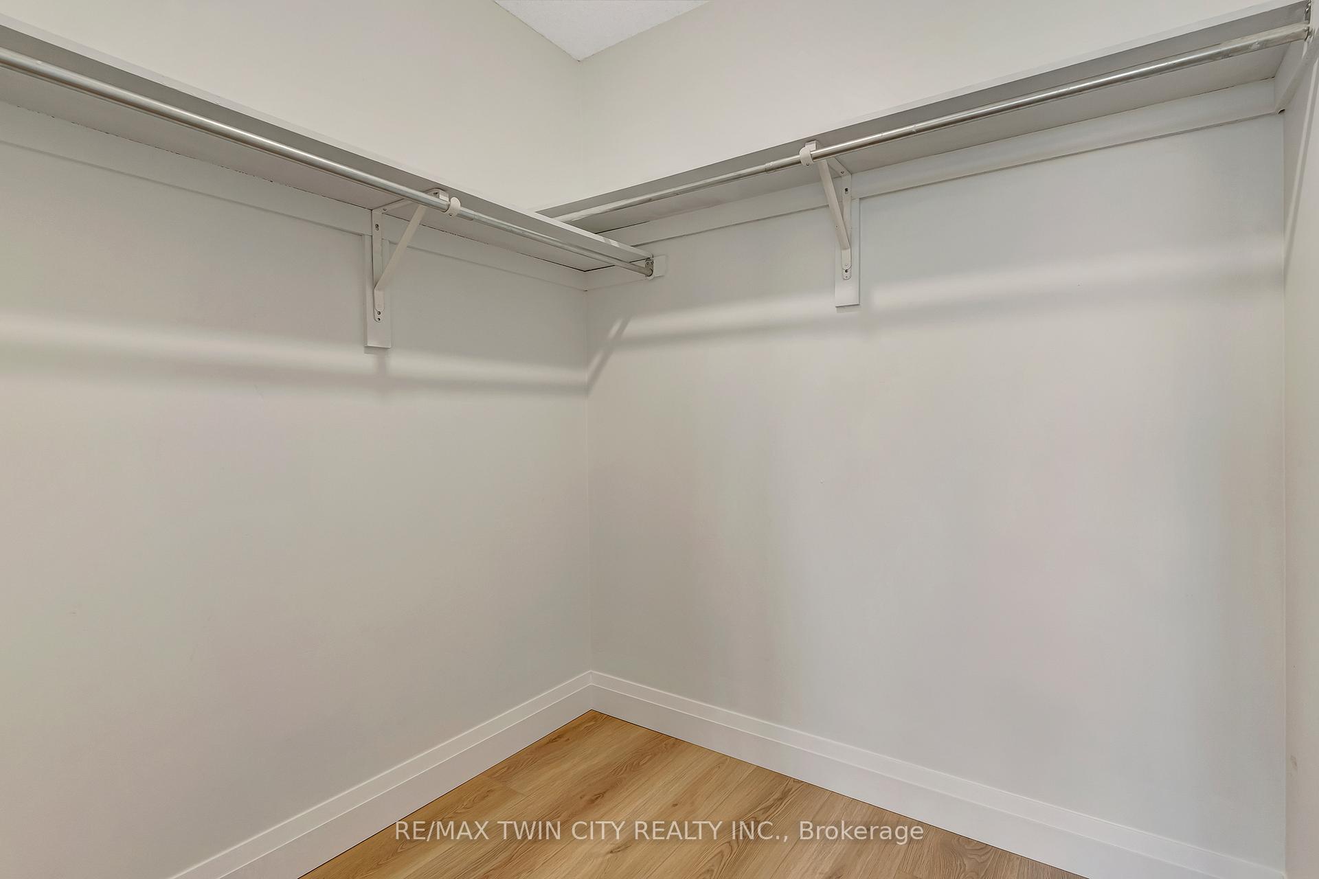 Photo 4 of Unit 909, 35 Green Valley Drive, Kitchener — HOMEH