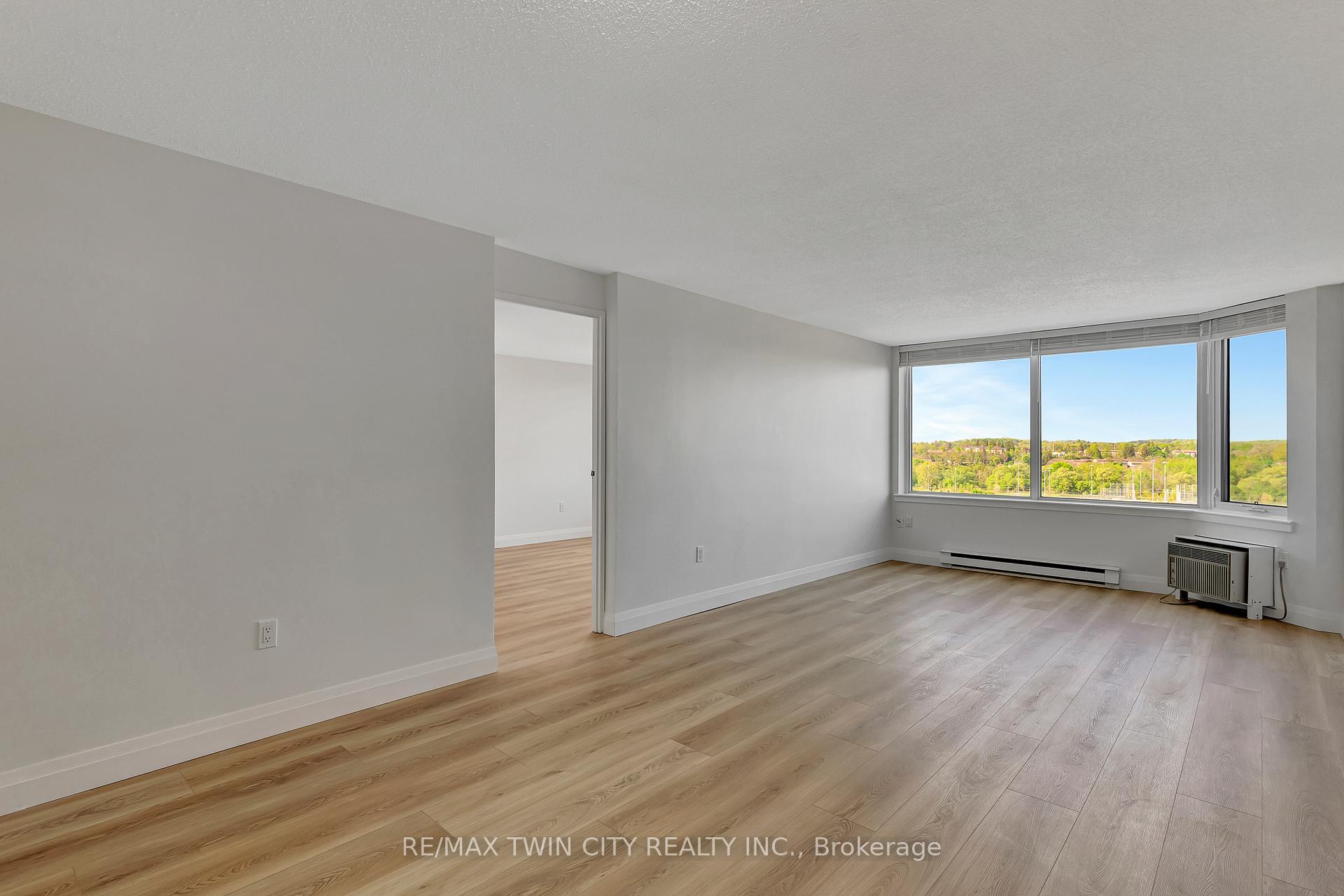 Photo 25 of Unit 909, 35 Green Valley Drive, Kitchener — HOMEH