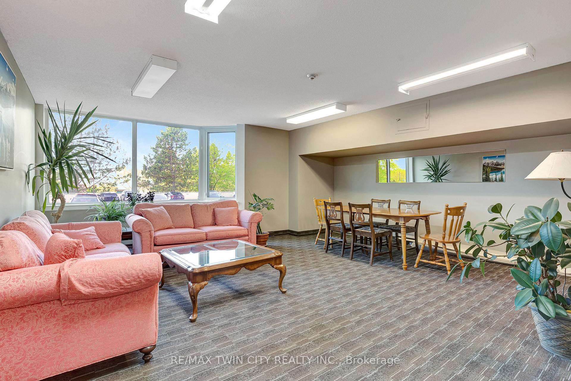 Photo 22 of Unit 909, 35 Green Valley Drive, Kitchener — HOMEH