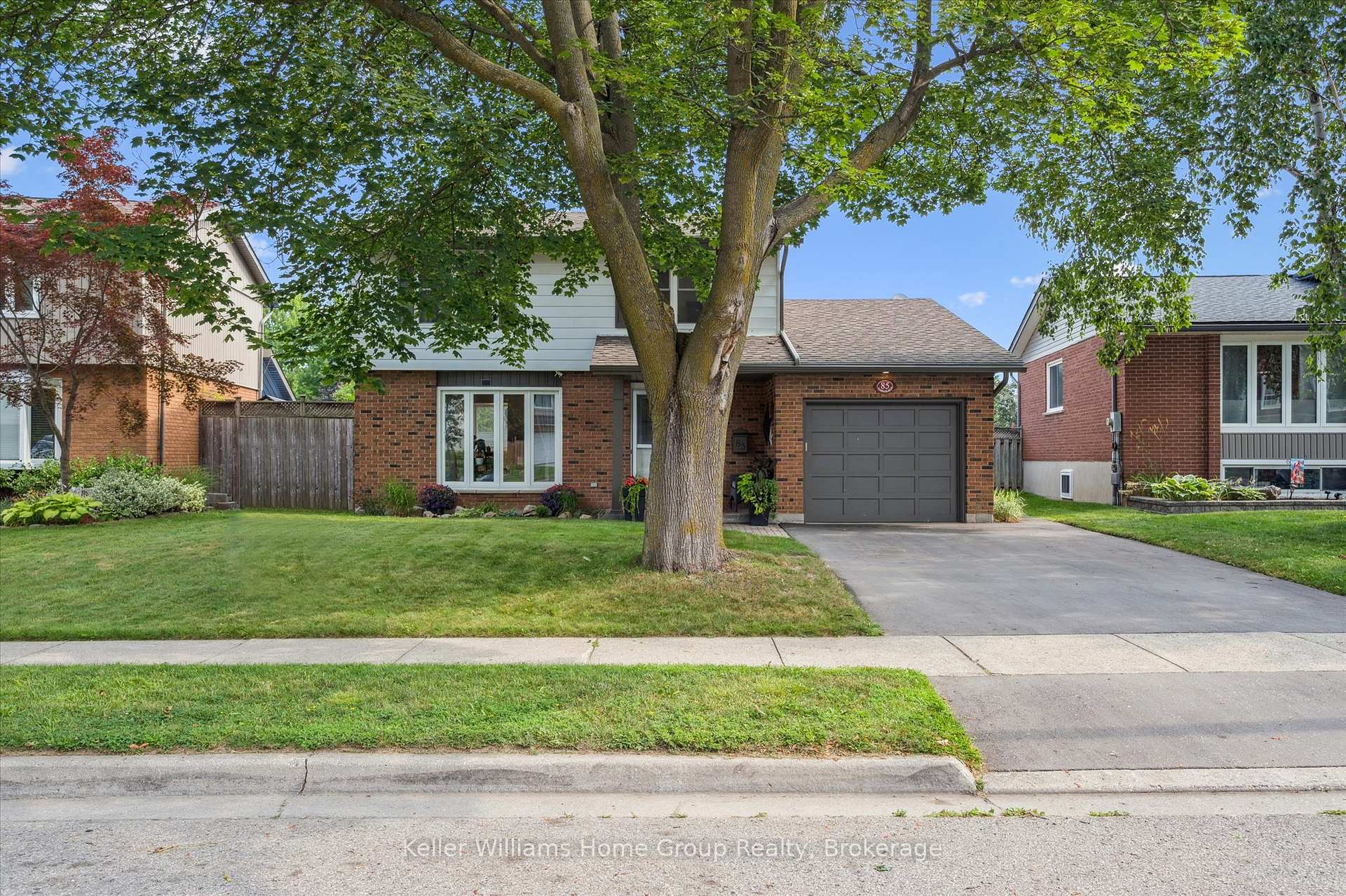 Photo 3 of 85 Marksam Road, Guelph, Willow West/Sugarbush/West Acres — HOMEH
