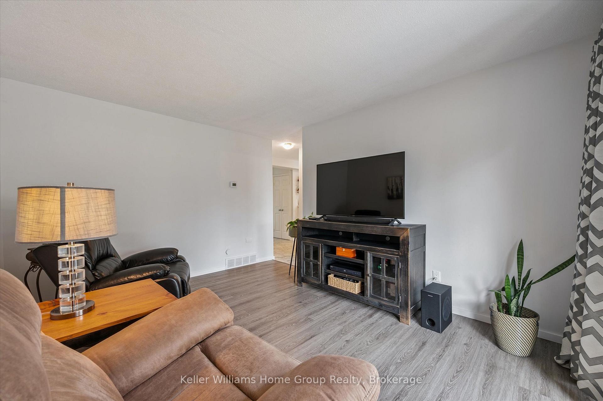 Photo 14 of 85 Marksam Road, Guelph, Willow West/Sugarbush/West Acres — HOMEH