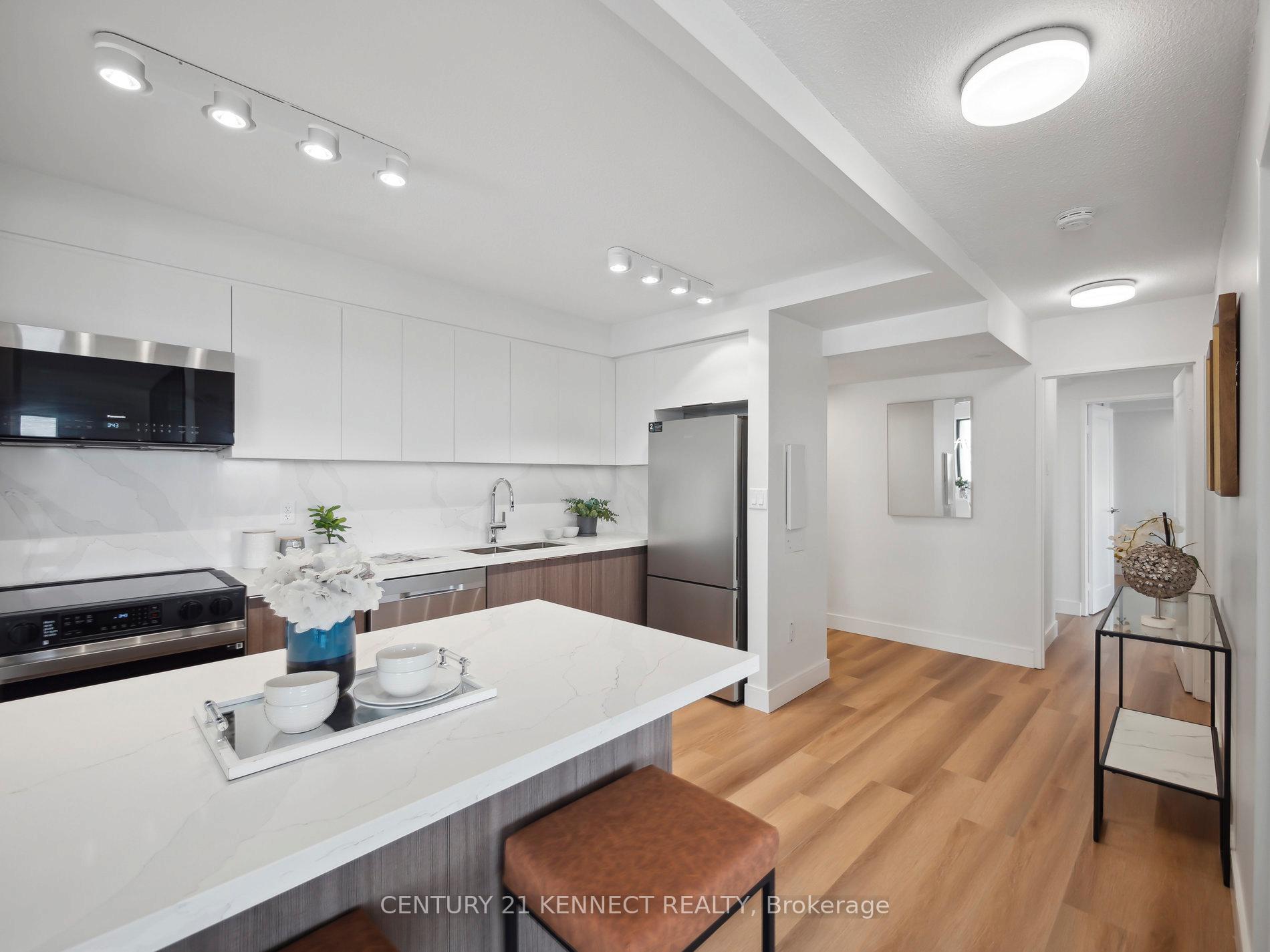 Photo 6 of Unit 1009, 8111 Yonge Street NW, Markham, Royal Orchard — HOMEH