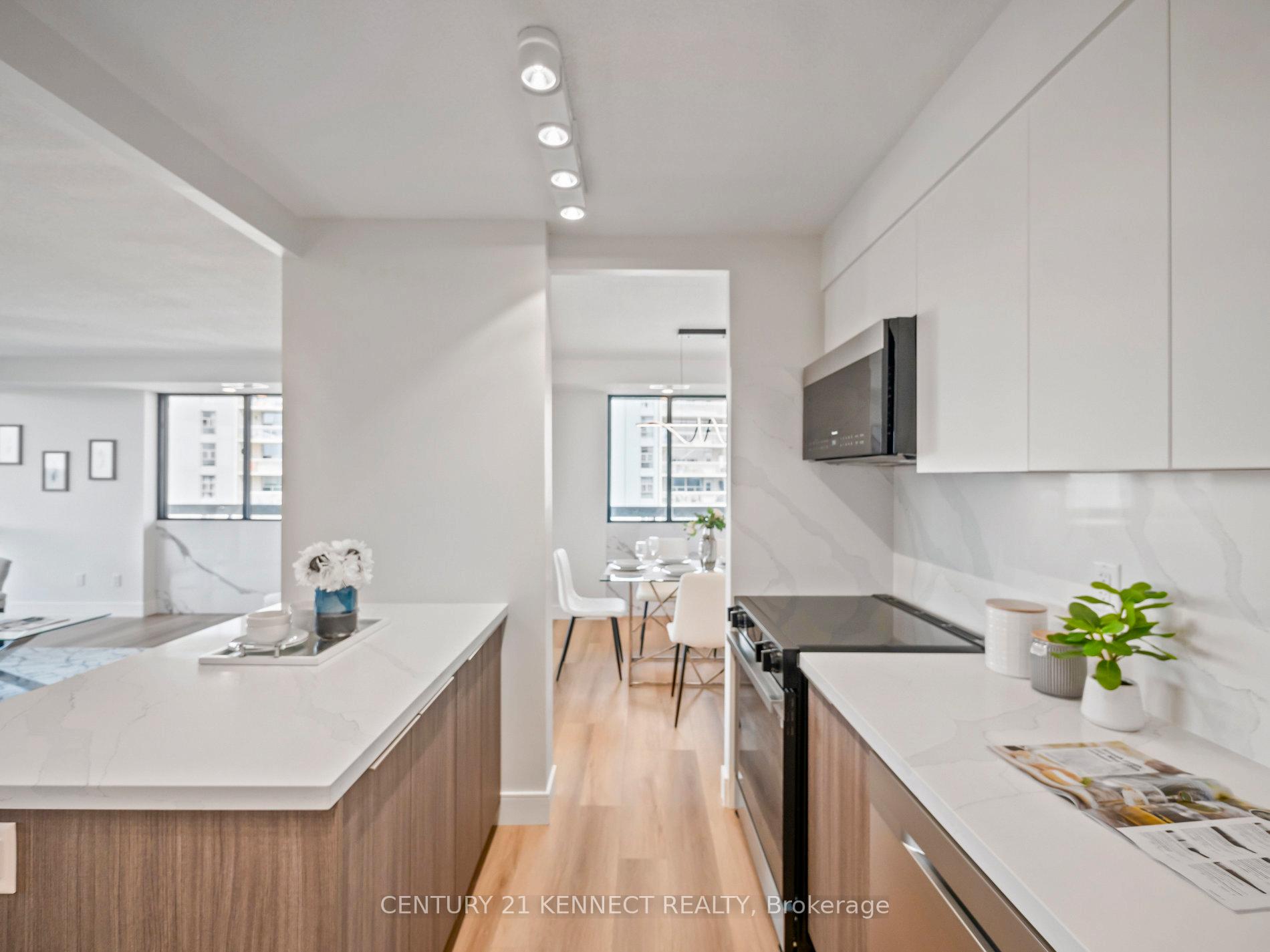 Photo 7 of Unit 1009, 8111 Yonge Street NW, Markham, Royal Orchard — HOMEH