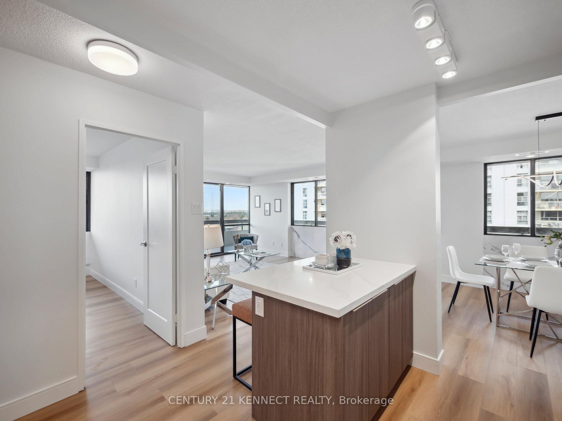 Photo 8 of Unit 1009, 8111 Yonge Street NW, Markham, Royal Orchard — HOMEH