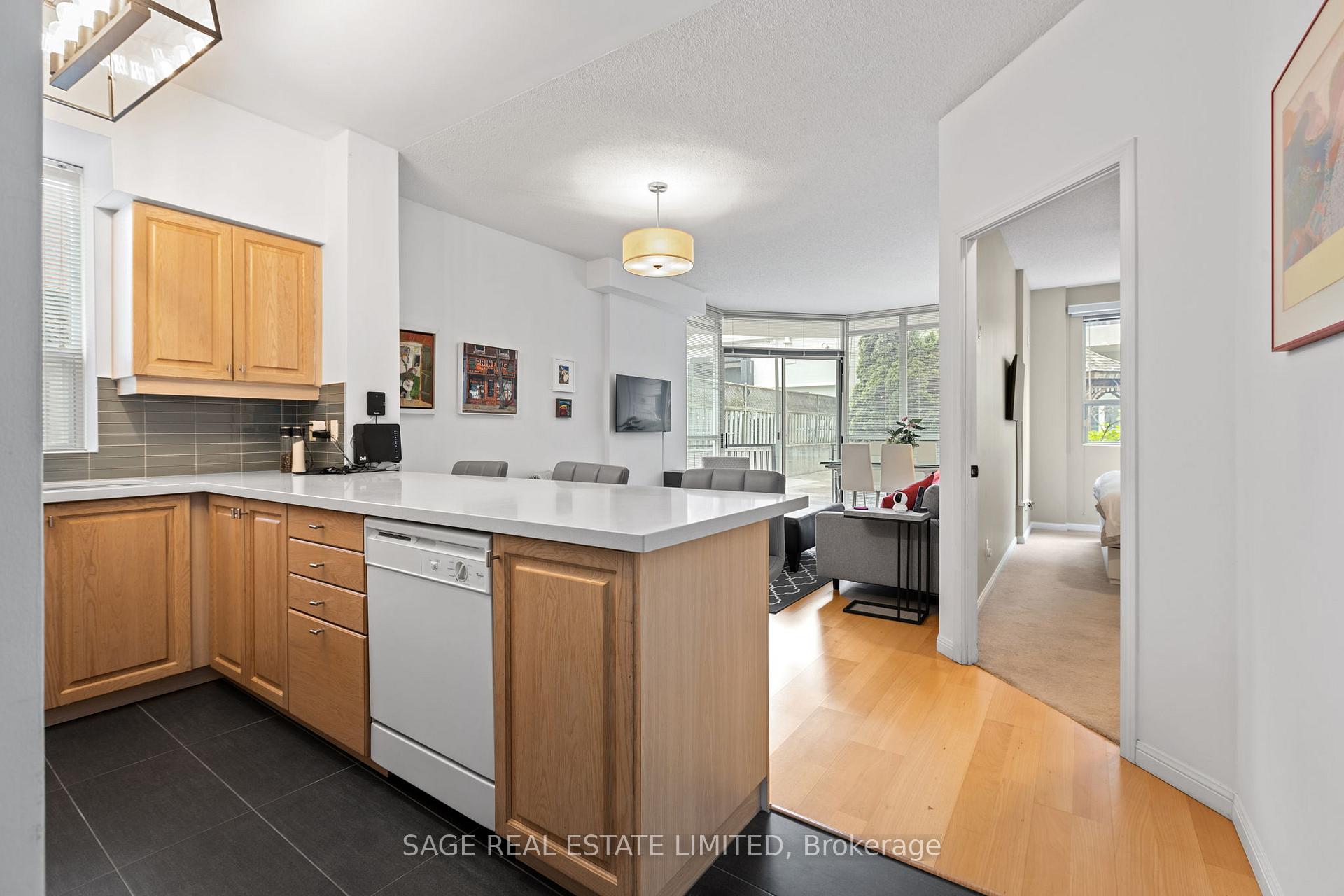 Photo 4 of Unit 105, 55 Lorindale Avenue, Toronto, Lawrence Park North — HOMEH