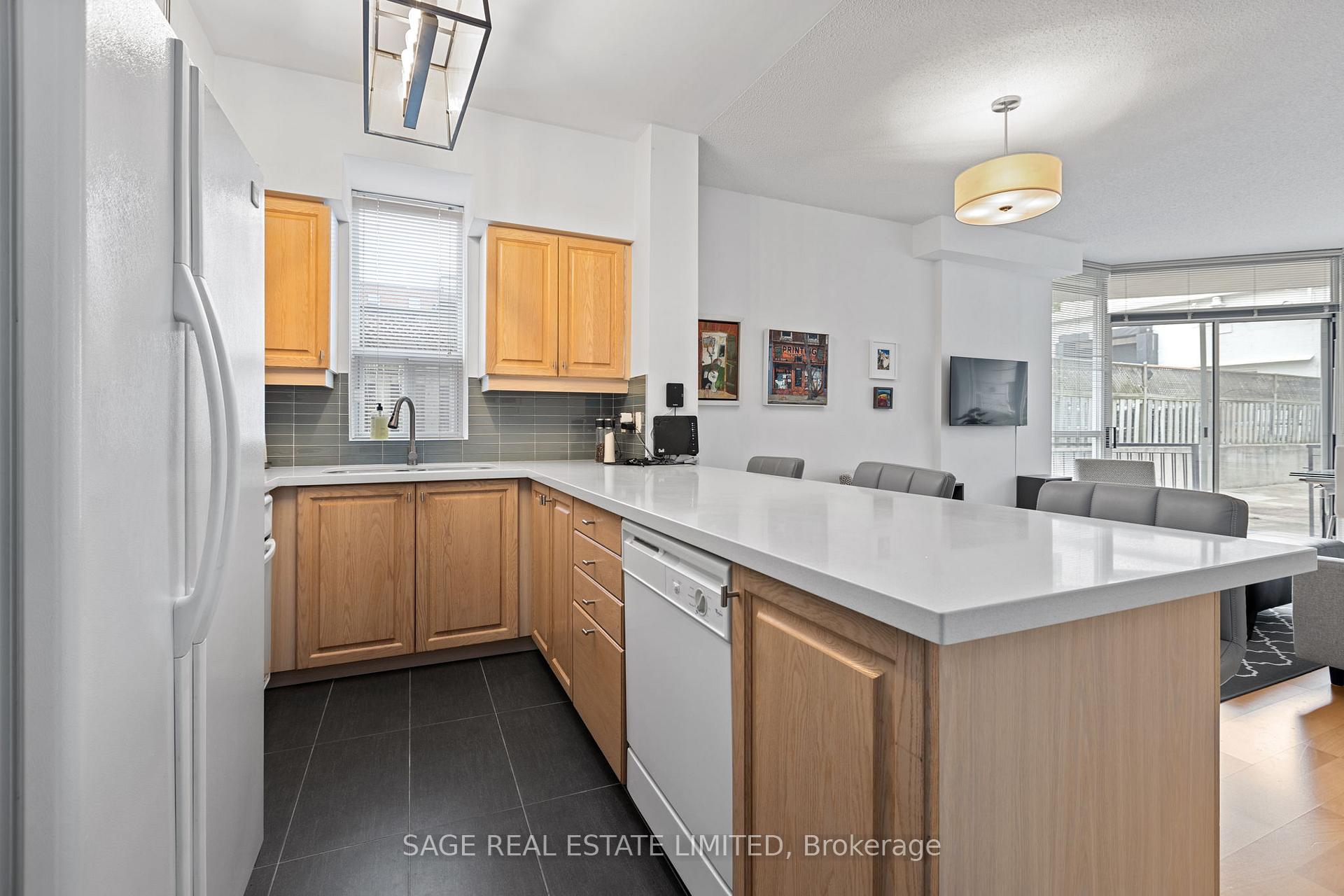Photo 6 of Unit 105, 55 Lorindale Avenue, Toronto, Lawrence Park North — HOMEH