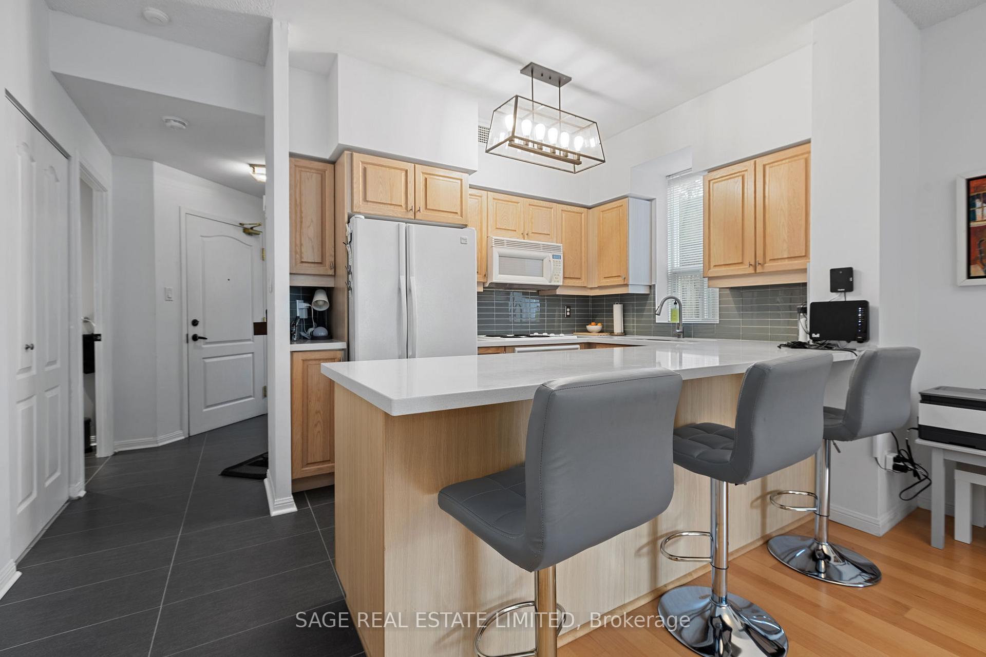 Photo 7 of Unit 105, 55 Lorindale Avenue, Toronto, Lawrence Park North — HOMEH