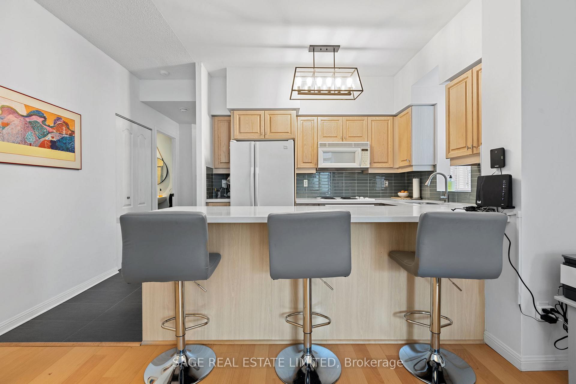 Photo 10 of Unit 105, 55 Lorindale Avenue, Toronto, Lawrence Park North — HOMEH