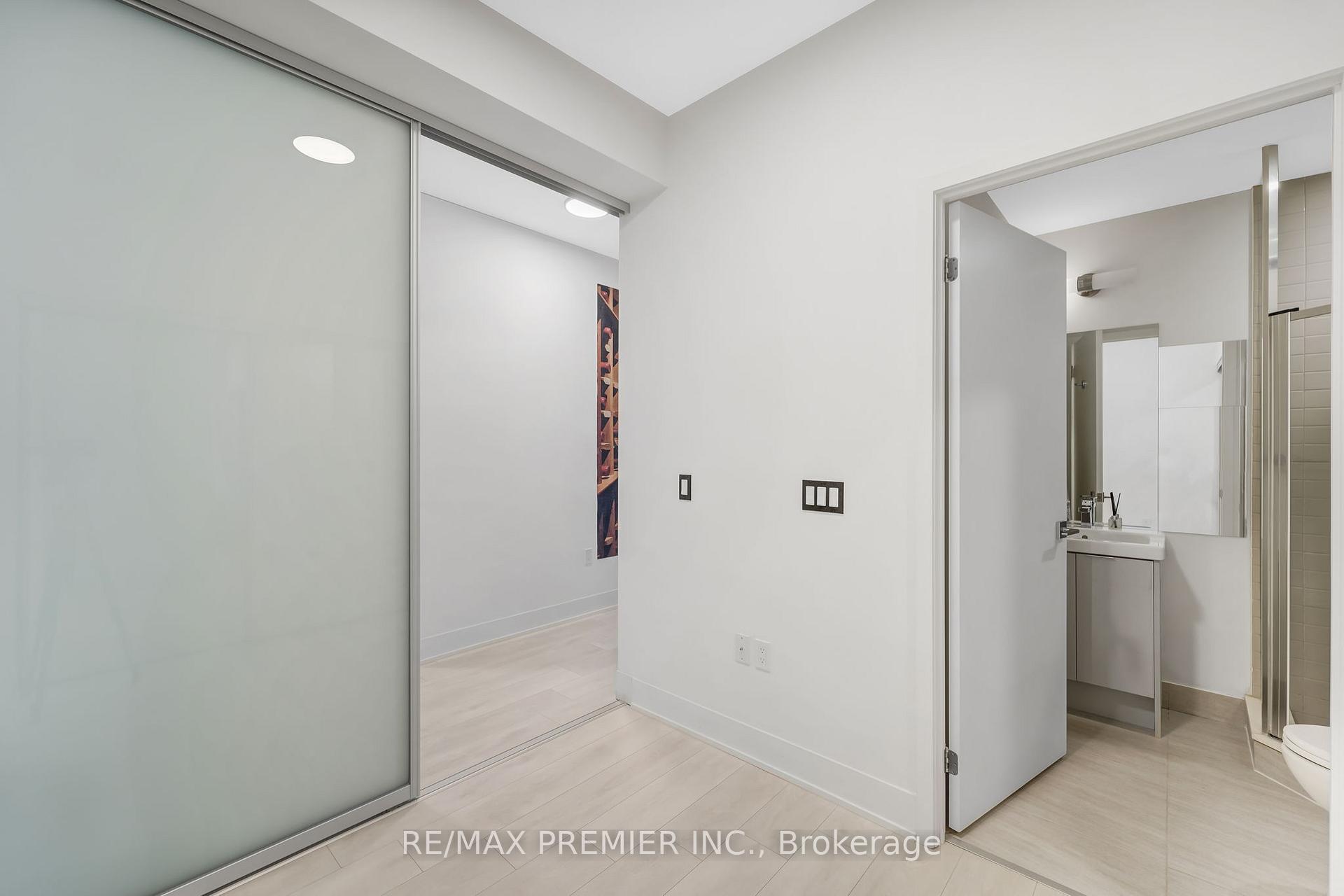 Photo 3 of Unit 1105, 2916 Highway 7, Vaughan, Concord — HOMEH