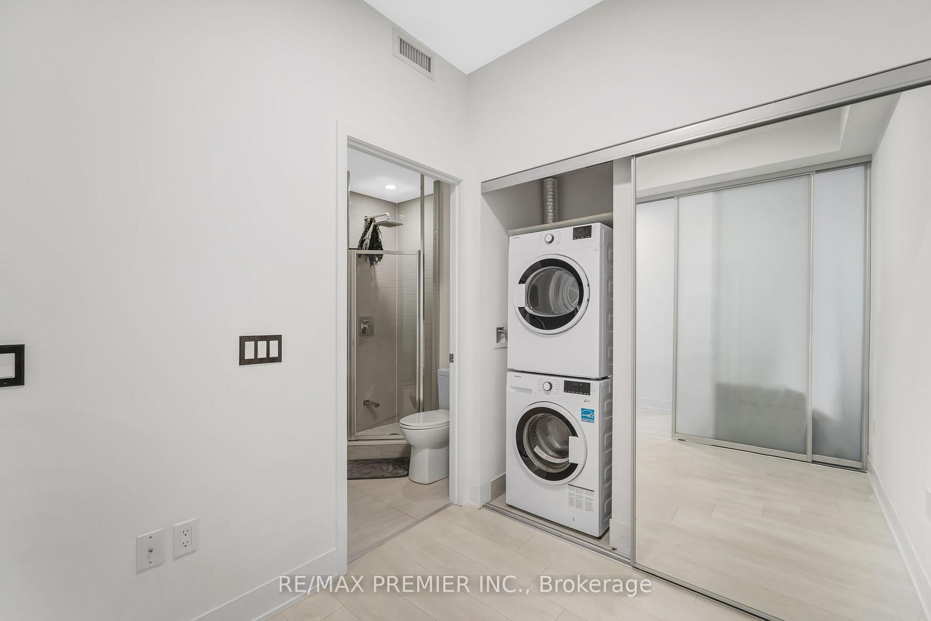 Photo 8 of Unit 1105, 2916 Highway 7, Vaughan, Concord — HOMEH