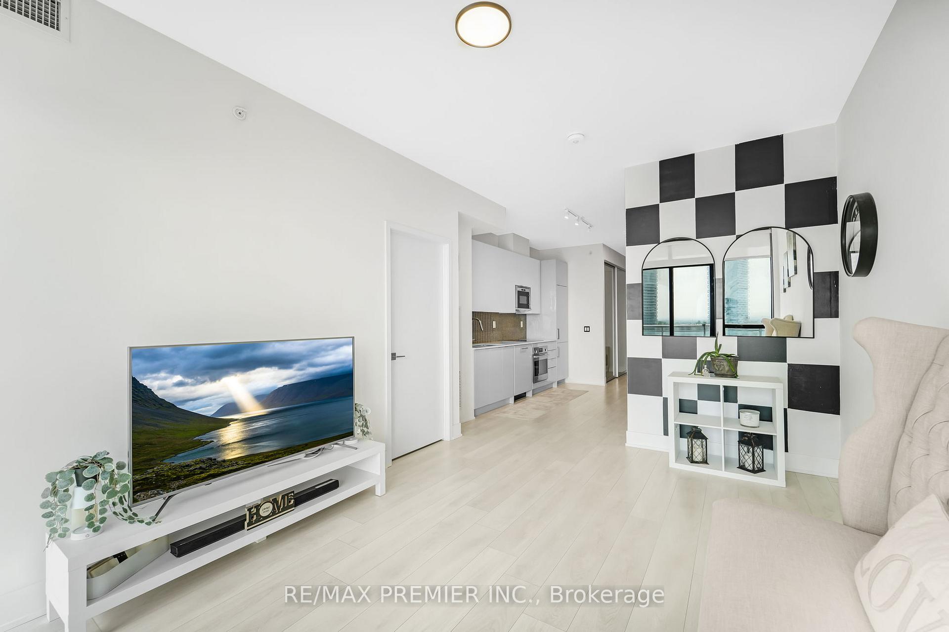 Photo 11 of Unit 1105, 2916 Highway 7, Vaughan, Concord — HOMEH