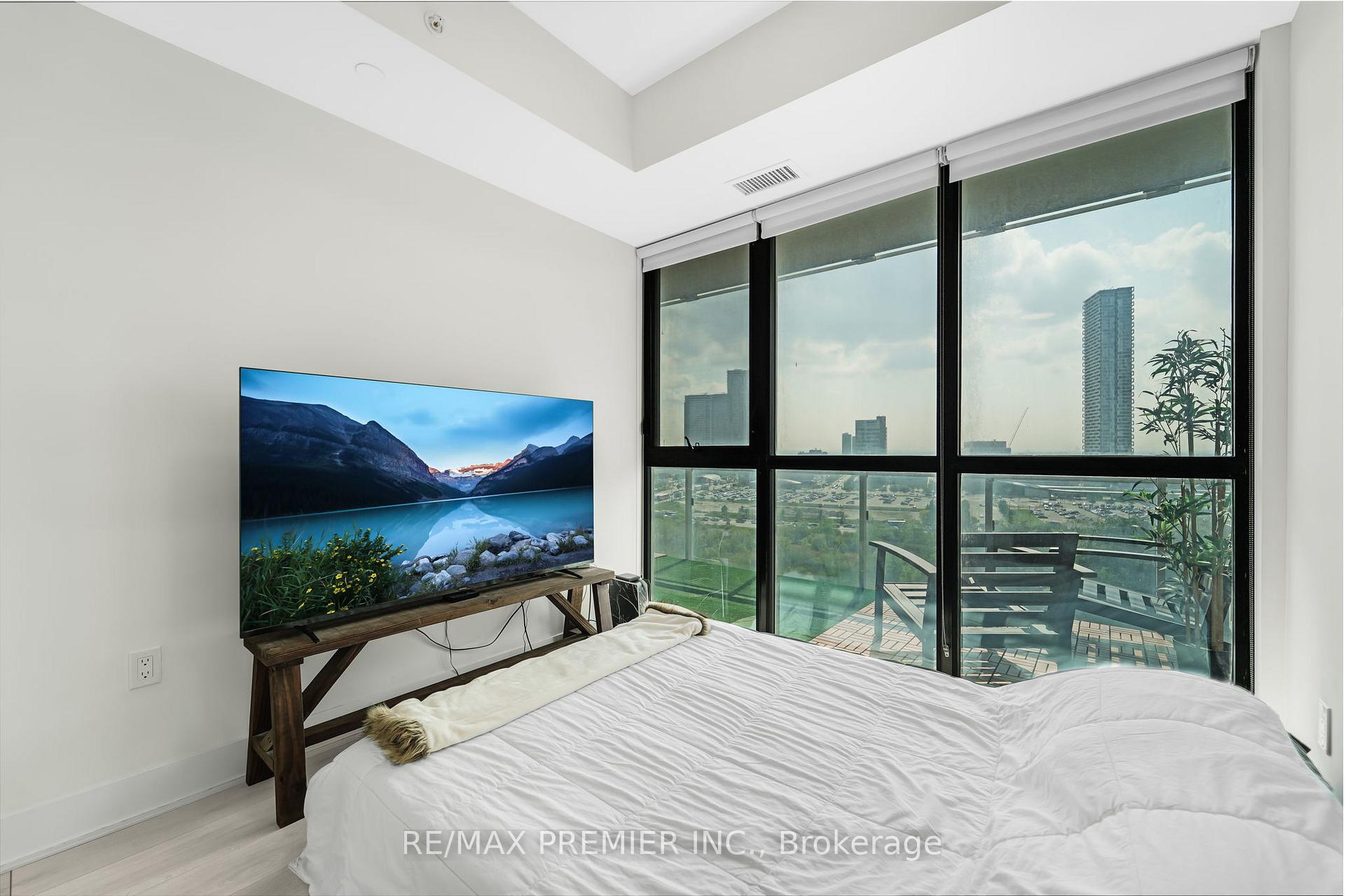 Photo 13 of Unit 1105, 2916 Highway 7, Vaughan, Concord — HOMEH
