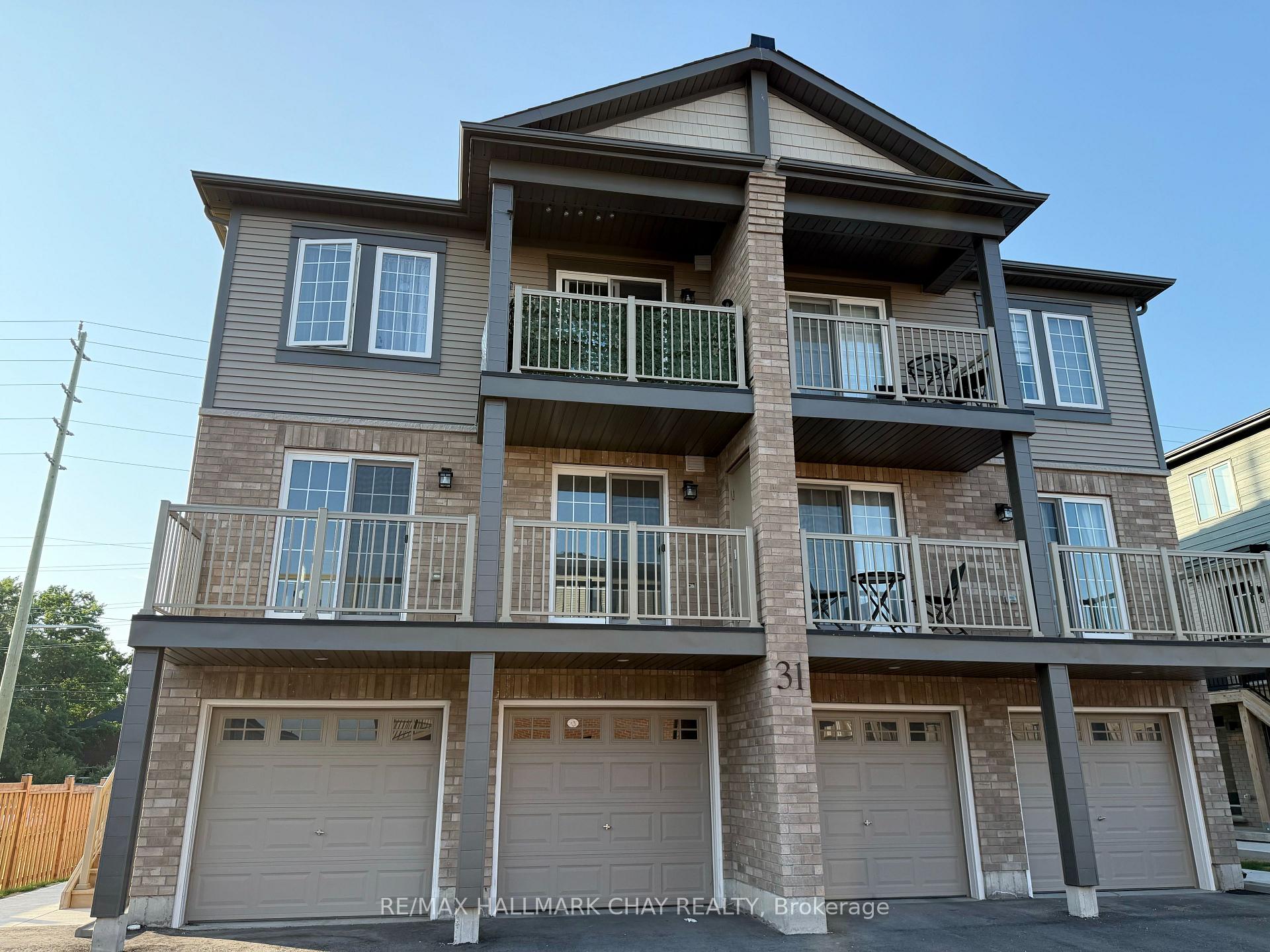 Front of Unit 2, 31 Pumpkin Corner Crescent