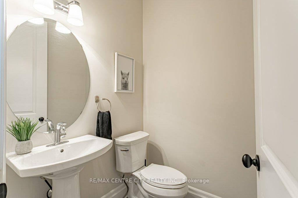 Photo 3 of Unit 12, 555 Sunningdale Road E, London, North B — HOMEH