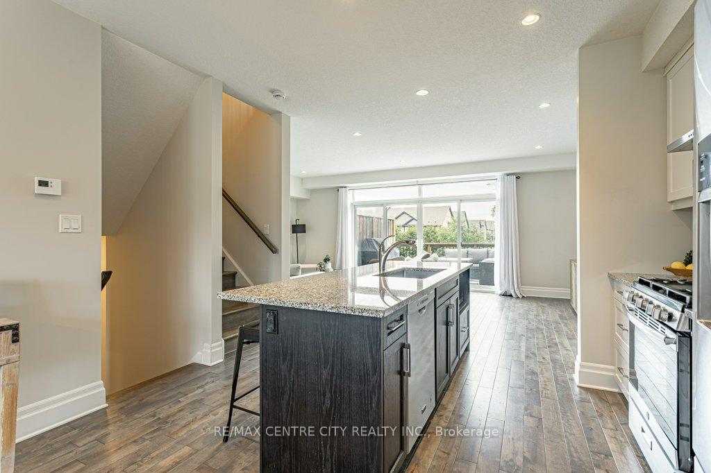 Photo 20 of Unit 12, 555 Sunningdale Road E, London, North B — HOMEH