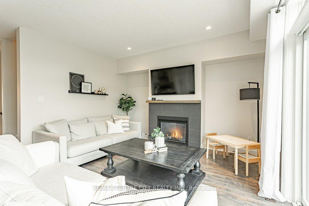 Photo 10 of Unit 12, 555 Sunningdale Road E, London, North B — HOMEH