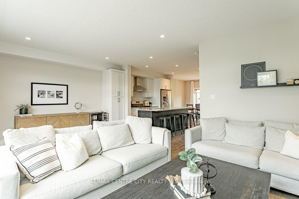Photo 39 of Unit 12, 555 Sunningdale Road E, London, North B — HOMEH