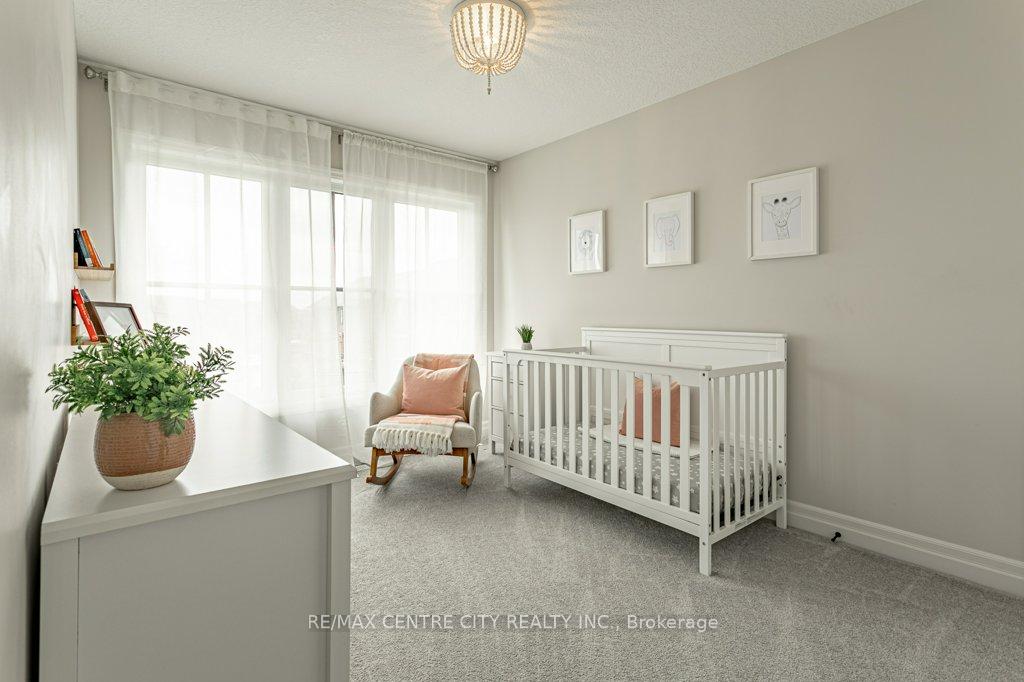 Photo 17 of Unit 12, 555 Sunningdale Road E, London, North B — HOMEH