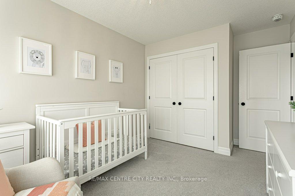 Photo 13 of Unit 12, 555 Sunningdale Road E, London, North B — HOMEH