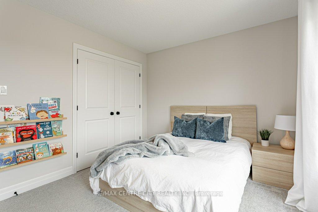 Photo 15 of Unit 12, 555 Sunningdale Road E, London, North B — HOMEH