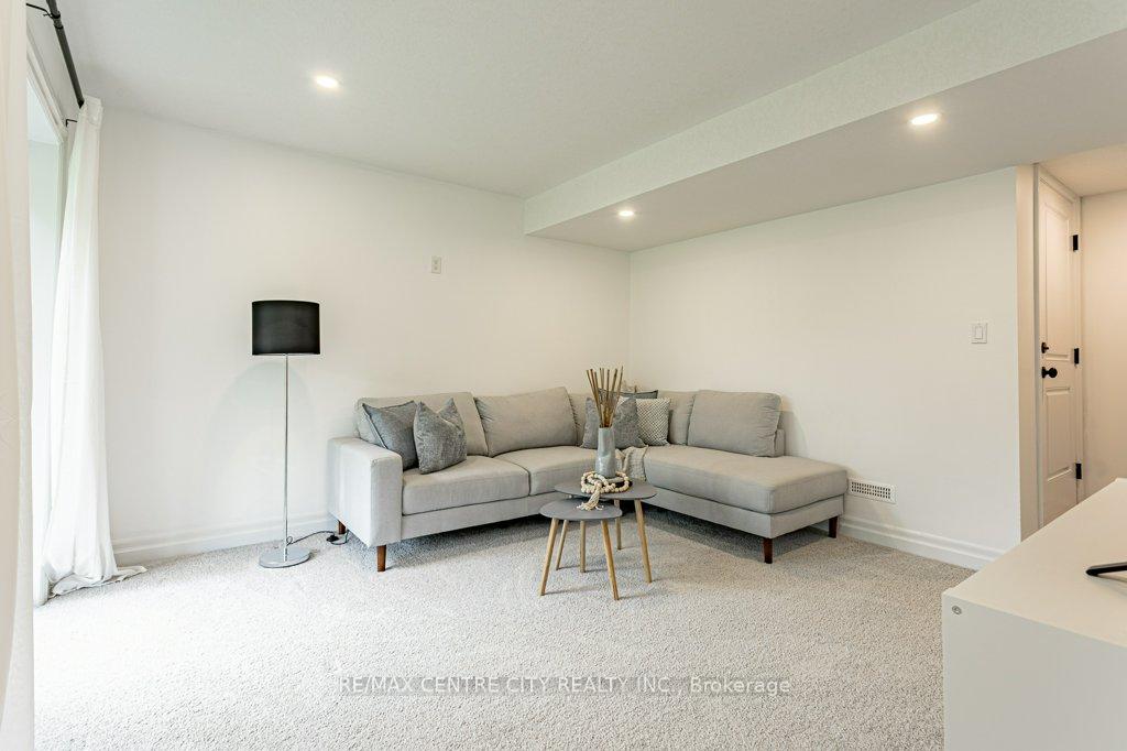 Photo 22 of Unit 12, 555 Sunningdale Road E, London, North B — HOMEH