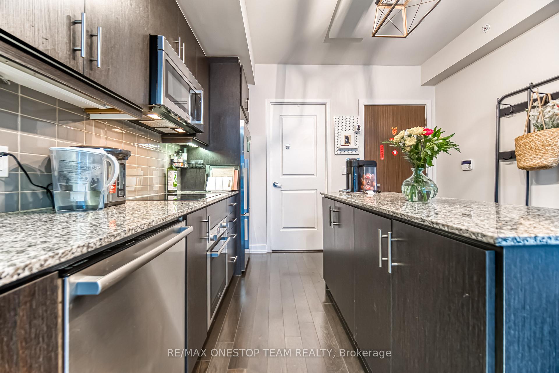 Photo 4 of Unit 1103, 1 The Esplanade, Toronto, Waterfront Communities — HOMEH