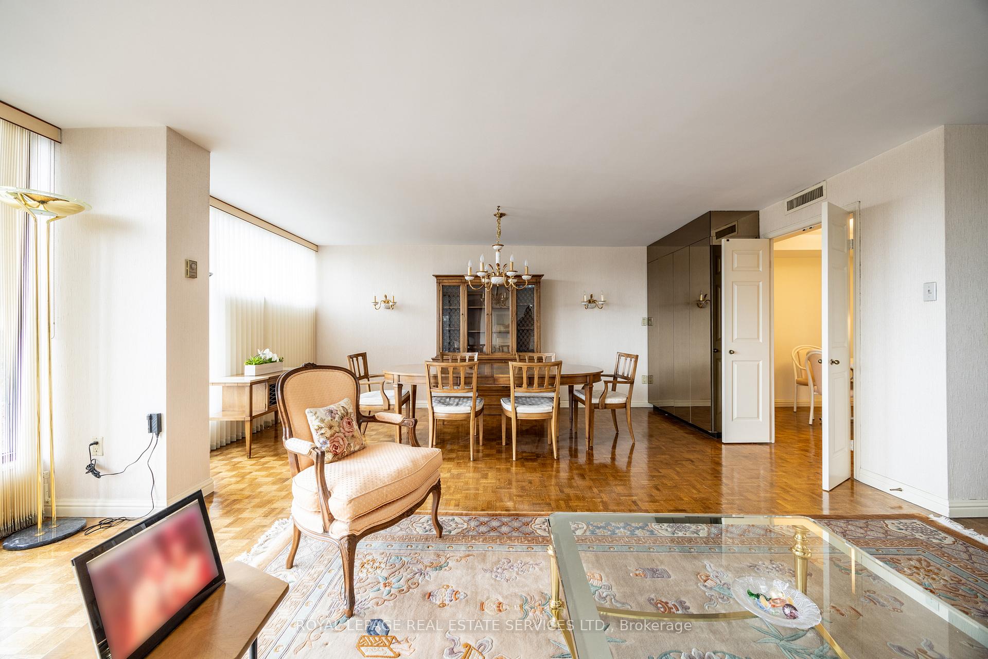 Photo 3 of Unit 903, 3900 Yonge Street, Toronto, Bedford Park-Nortown — HOMEH