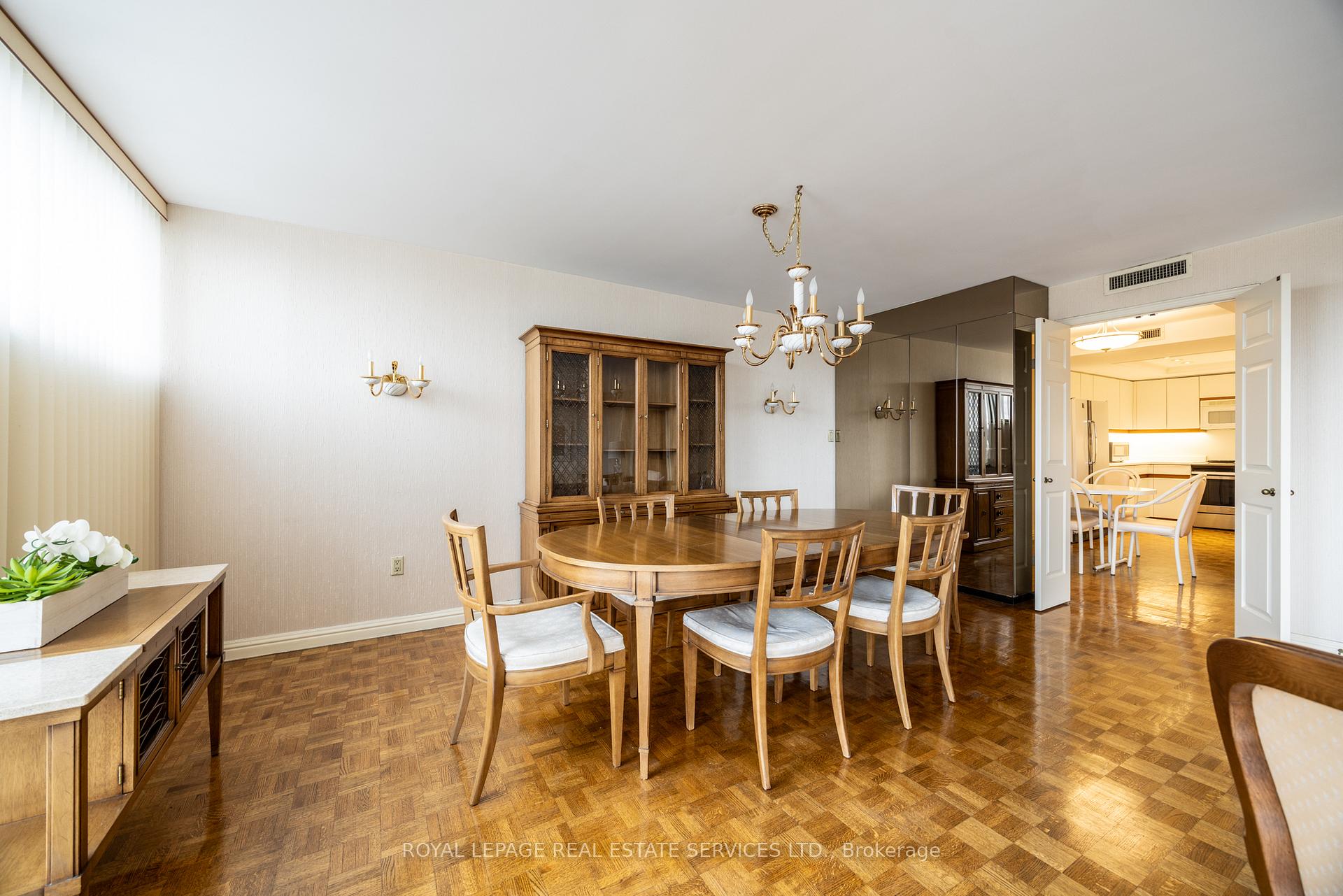 Photo 15 of Unit 903, 3900 Yonge Street, Toronto, Bedford Park-Nortown — HOMEH