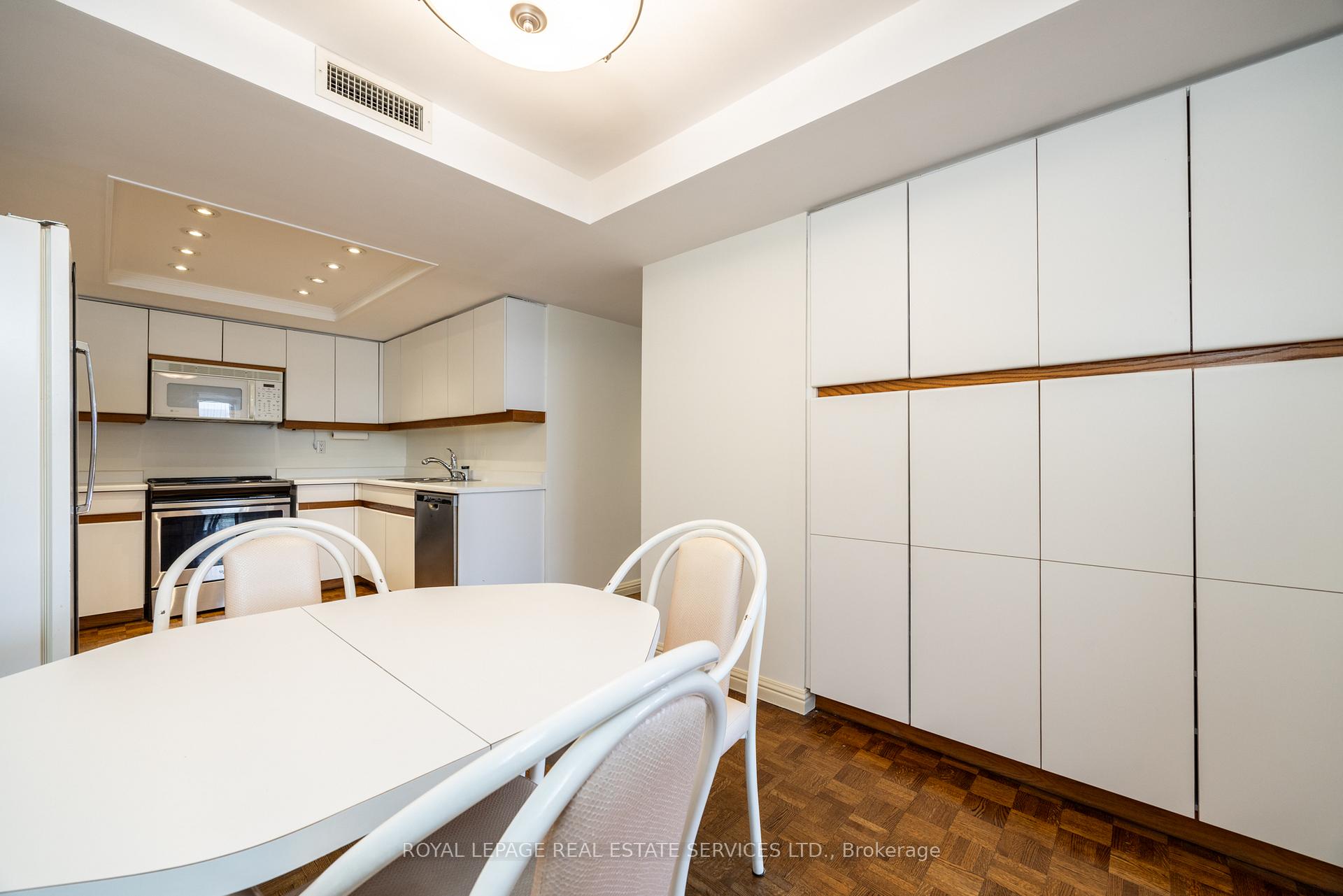 Photo 6 of Unit 903, 3900 Yonge Street, Toronto, Bedford Park-Nortown — HOMEH