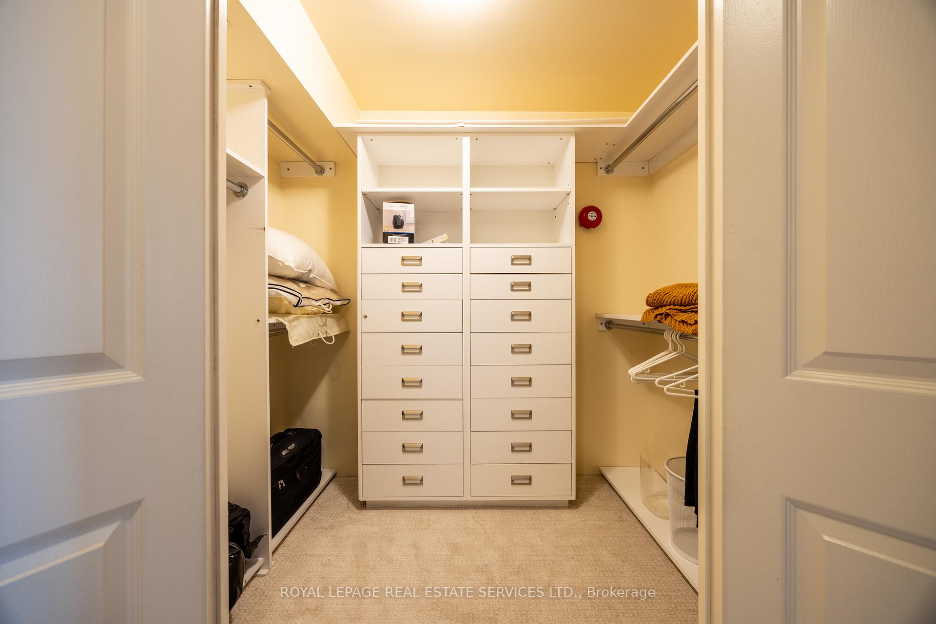 Photo 11 of Unit 903, 3900 Yonge Street, Toronto, Bedford Park-Nortown — HOMEH