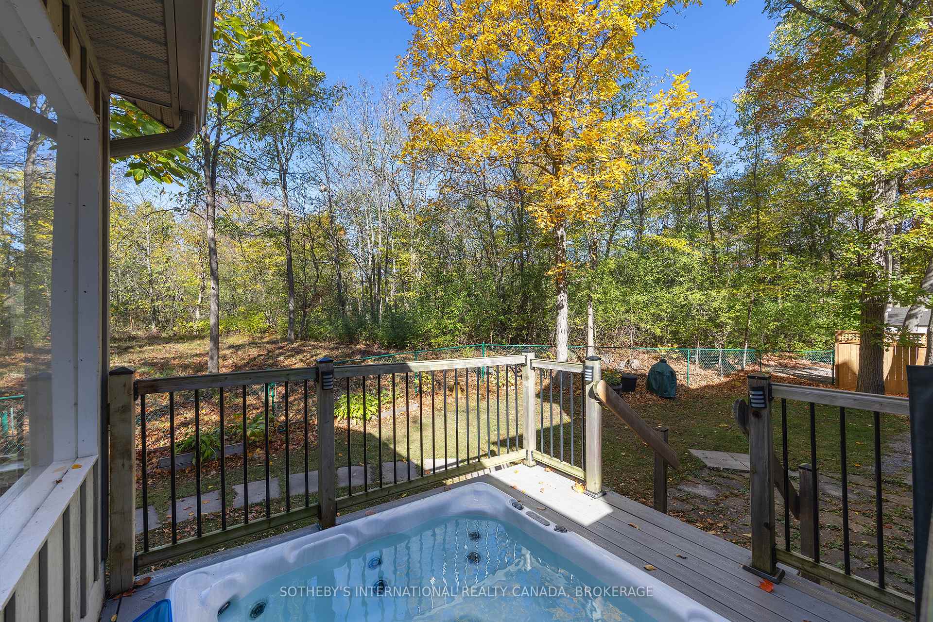 Photo 13 of 1063 Cliffside Lane, Frontenac, Frontenac South — HOMEH