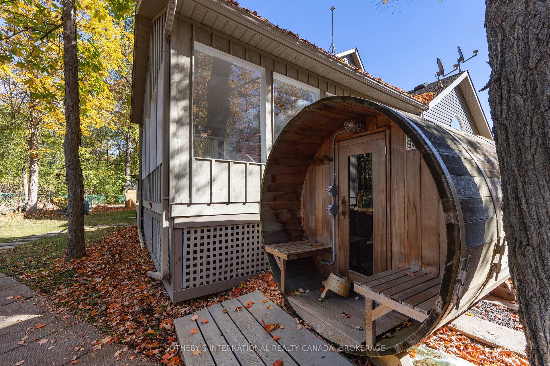 Photo 14 of 1063 Cliffside Lane, Frontenac, Frontenac South — HOMEH