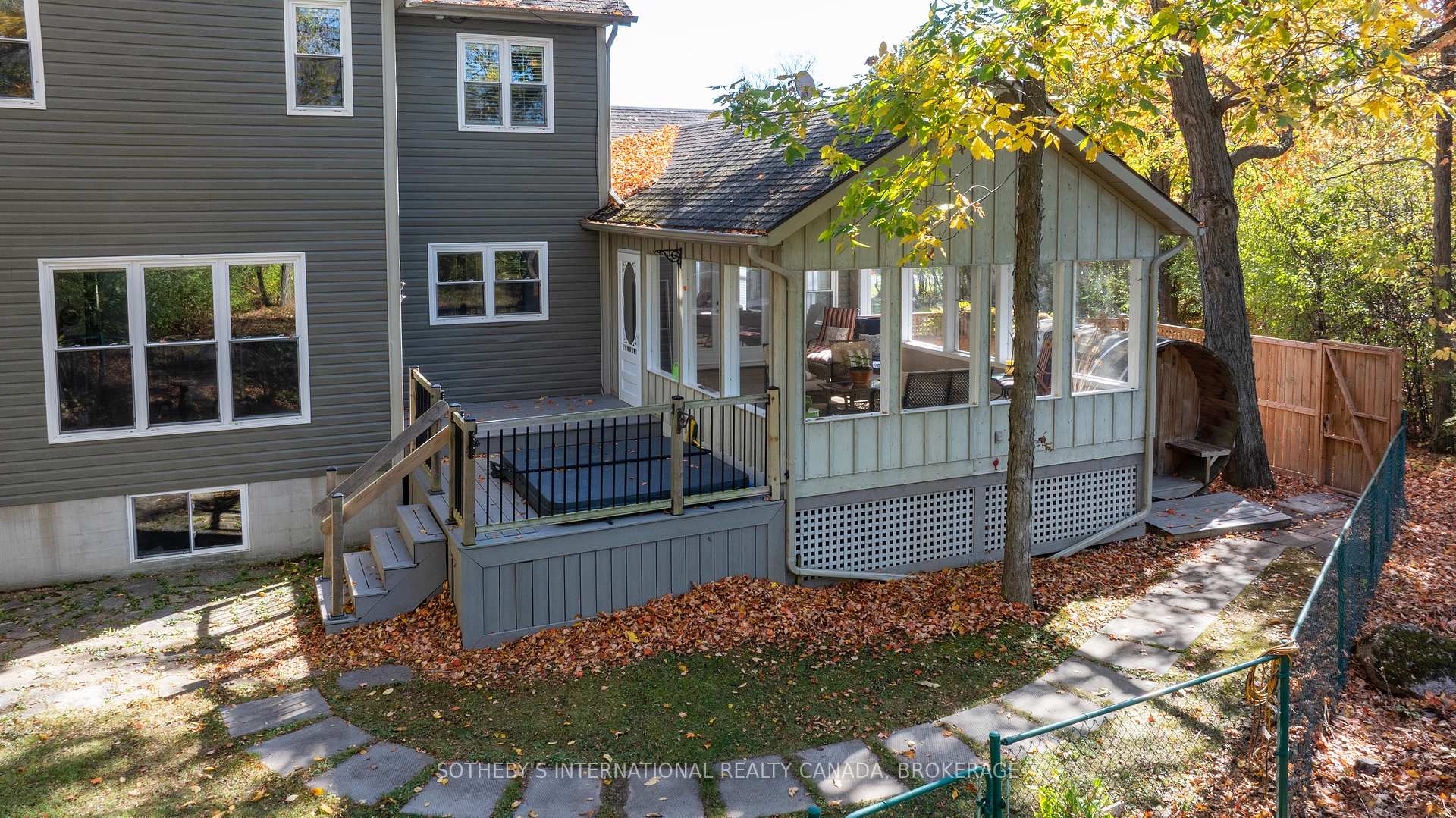 Photo 17 of 1063 Cliffside Lane, Frontenac, Frontenac South — HOMEH