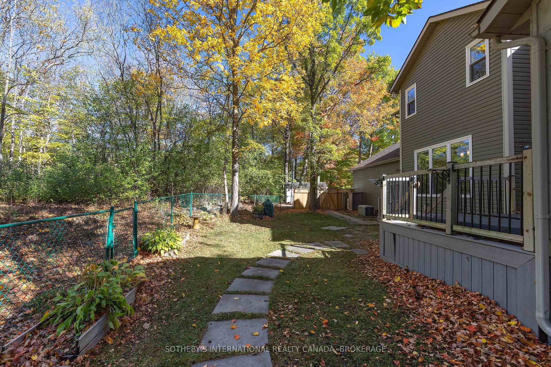Photo 18 of 1063 Cliffside Lane, Frontenac, Frontenac South — HOMEH