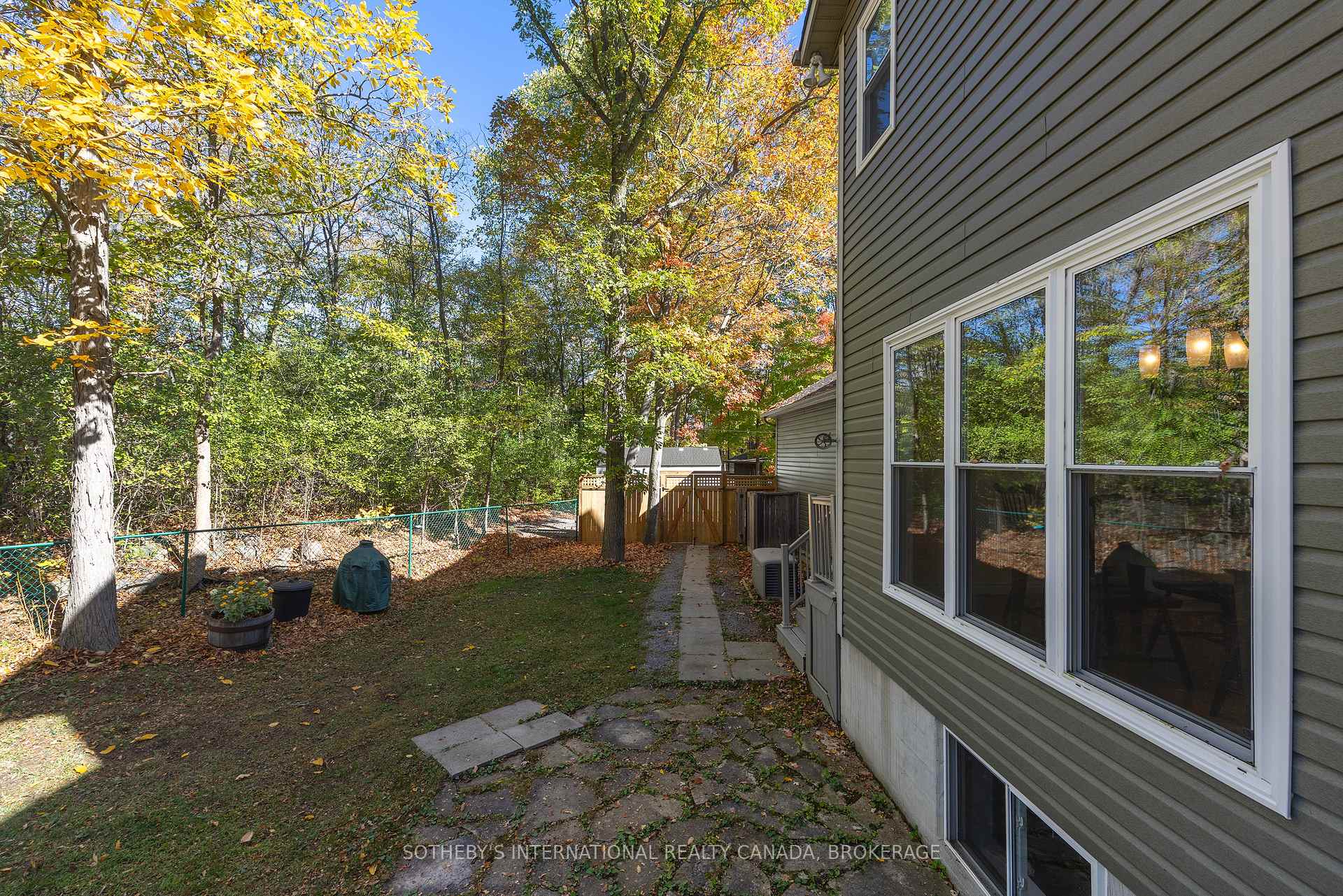 Photo 19 of 1063 Cliffside Lane, Frontenac, Frontenac South — HOMEH
