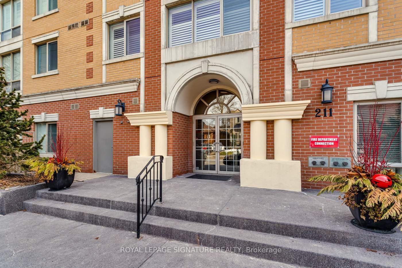 Photo 3 of Unit 311, 211 Randolph Road, Toronto, Leaside — HOMEH