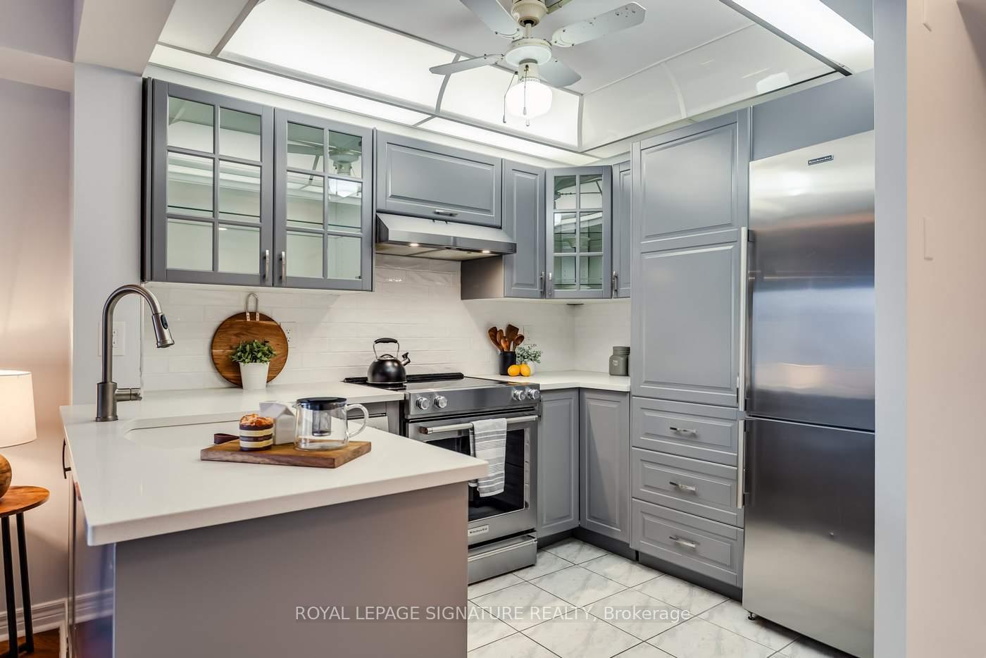 Photo 10 of Unit 311, 211 Randolph Road, Toronto, Leaside — HOMEH