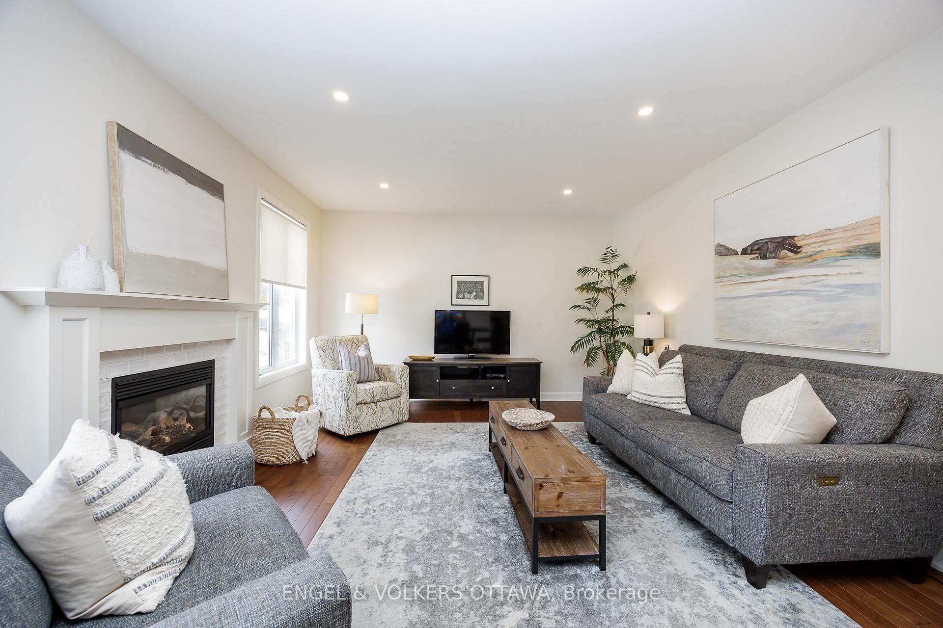 Photo 11 of 14 Rossan Street, Ottawa, Barrhaven East — HOMEH