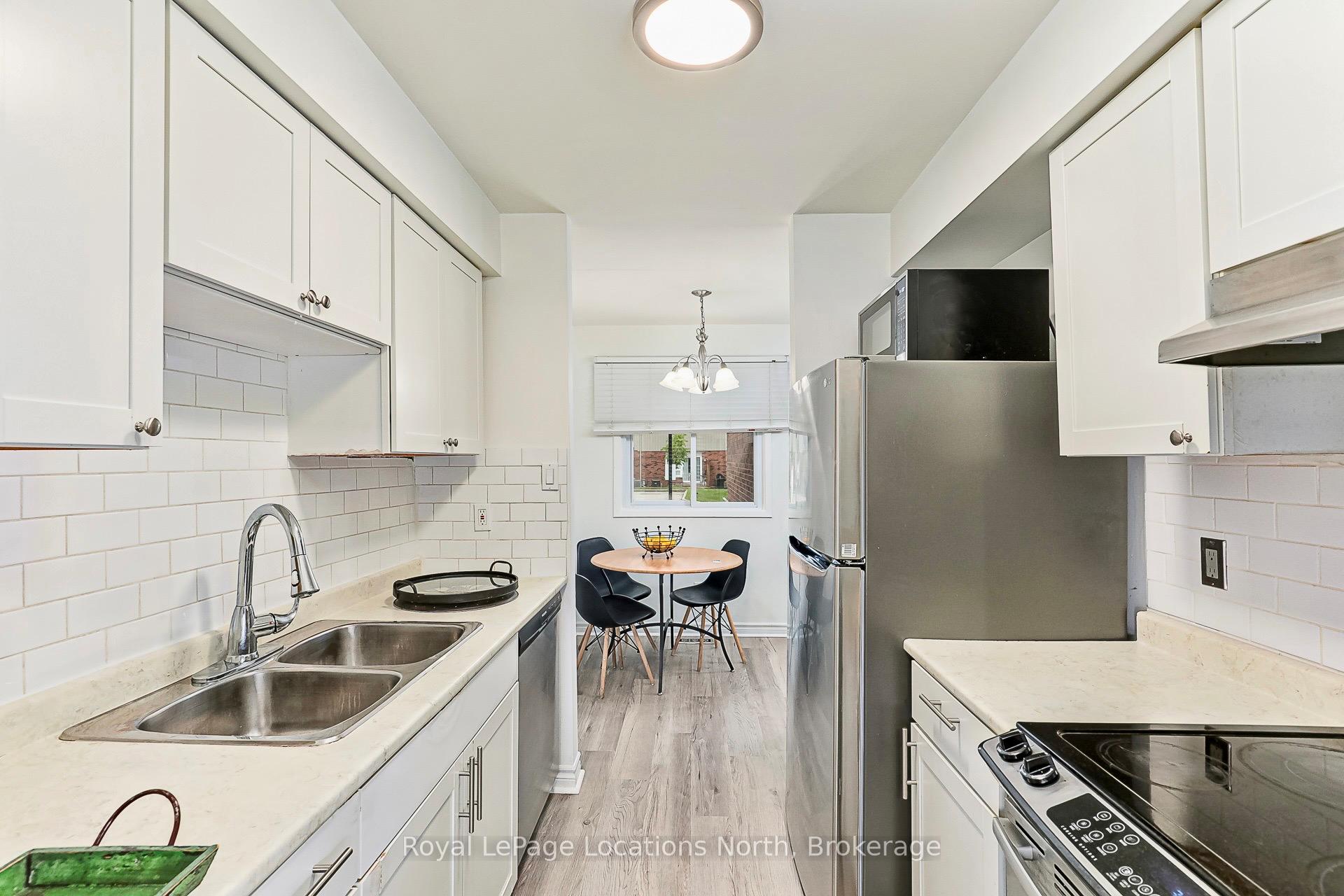 Photo 18 of 581 Tenth Street, Collingwood — HOMEH