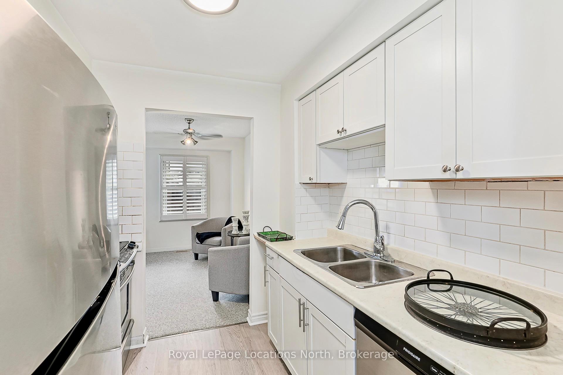 Photo 8 of 581 Tenth Street, Collingwood — HOMEH