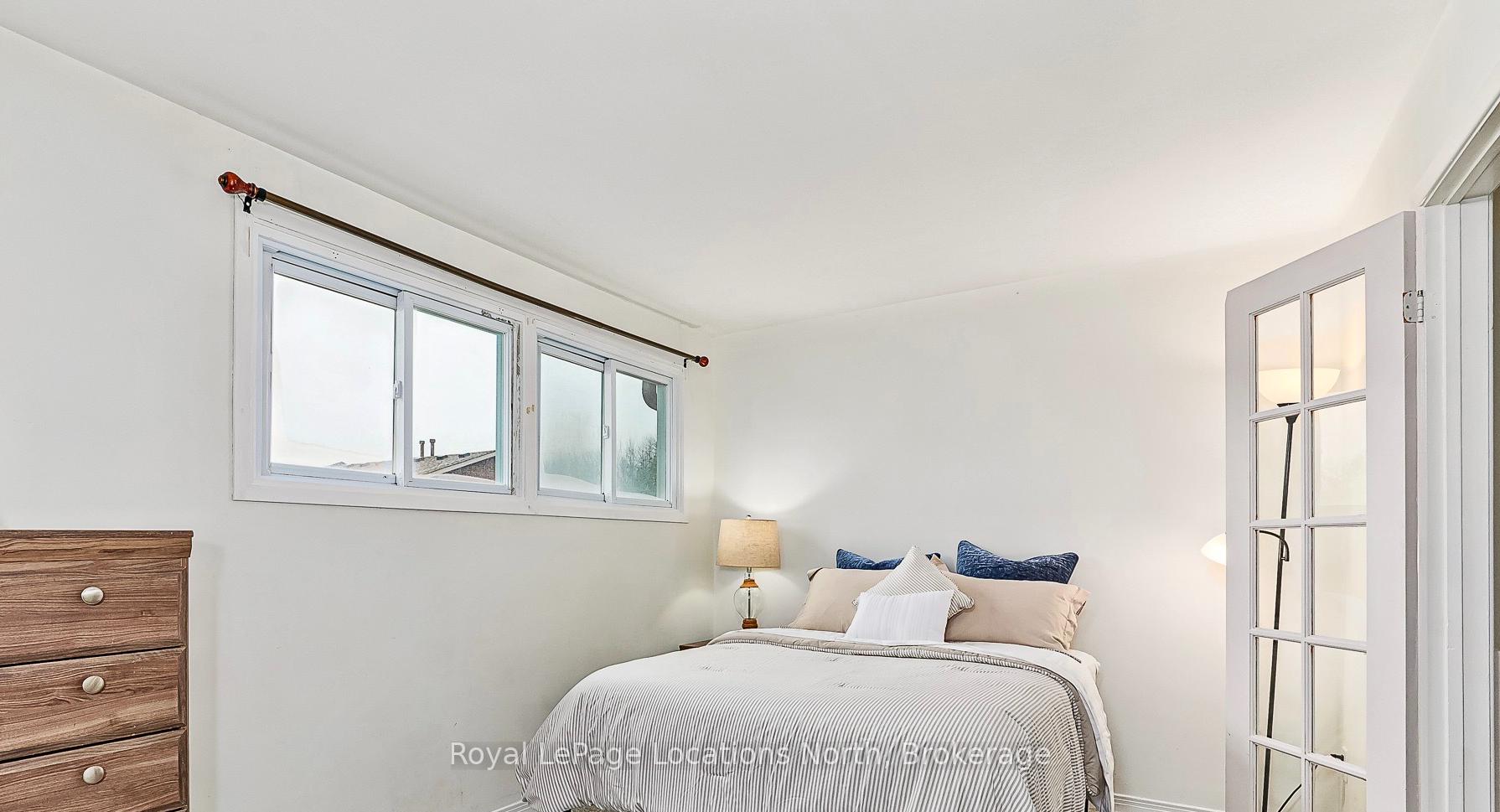 Photo 3 of 581 Tenth Street, Collingwood — HOMEH