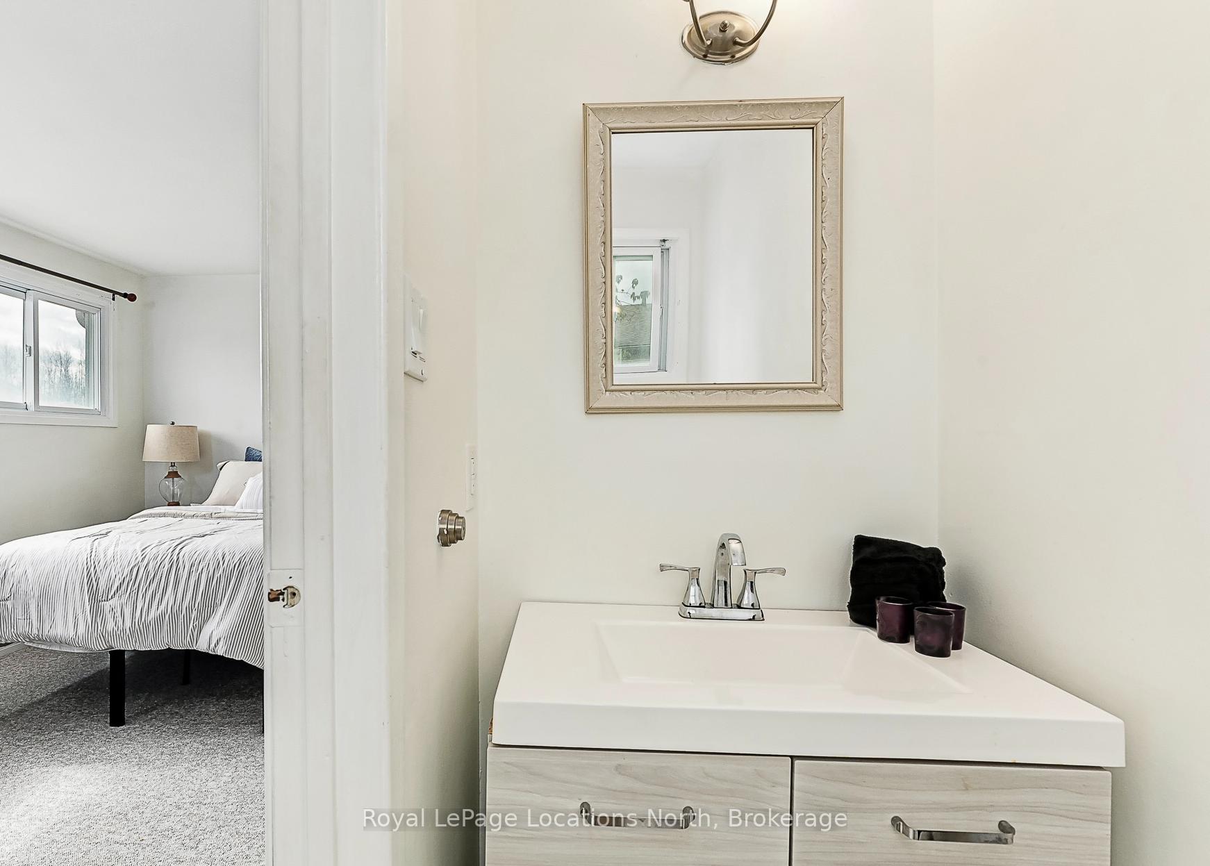 Photo 19 of 581 Tenth Street, Collingwood — HOMEH