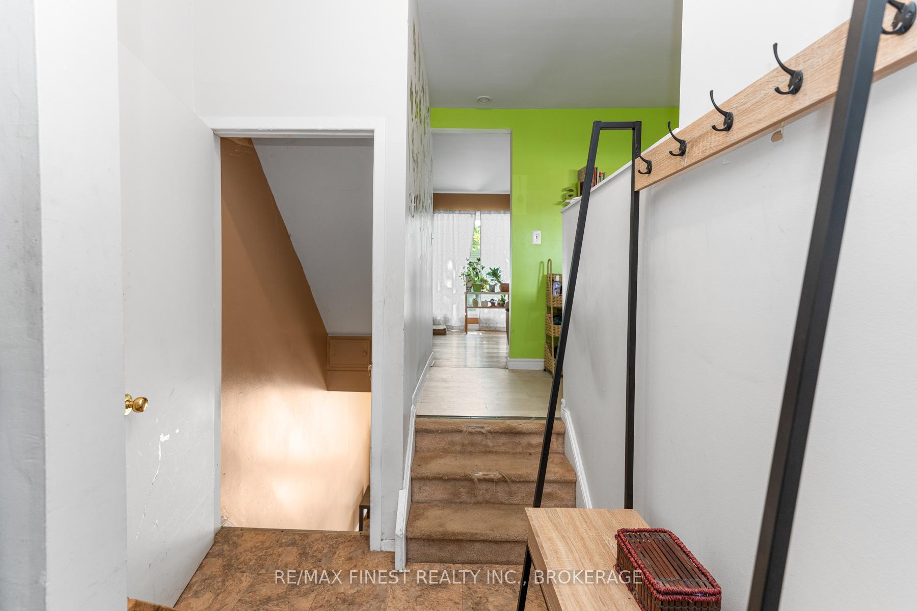 Photo 5 of 766 Ashwood Drive, Kingston — HOMEH