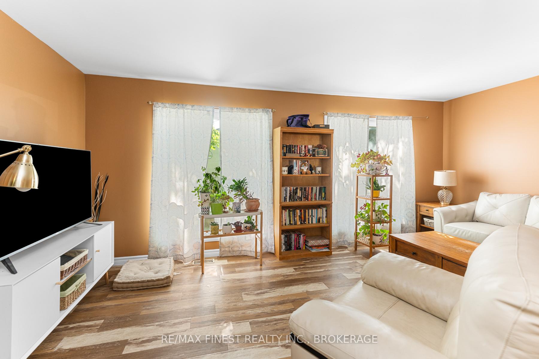 Photo 8 of 766 Ashwood Drive, Kingston — HOMEH