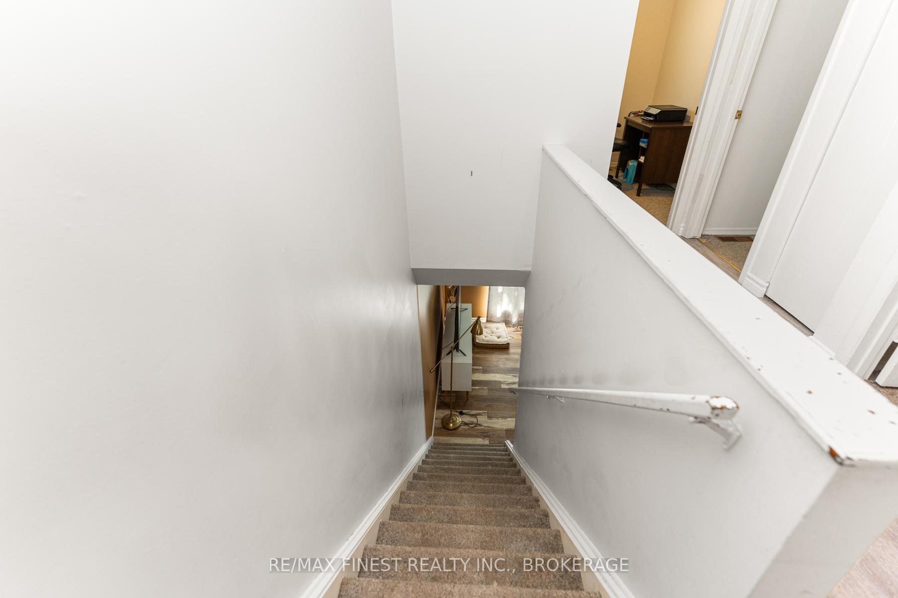 Photo 14 of 766 Ashwood Drive, Kingston — HOMEH