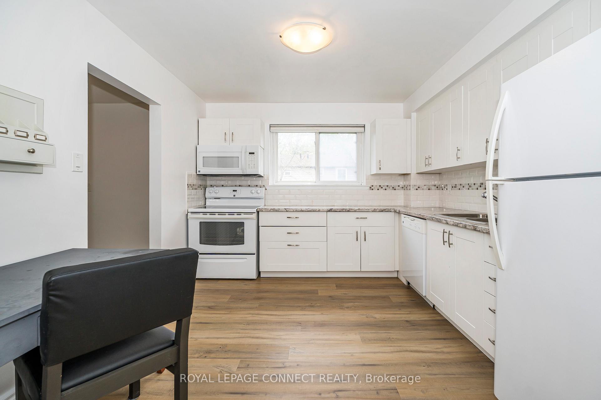 Photo 11 of Unit 35, 925 Bayly Street, Pickering, West Shore — HOMEH